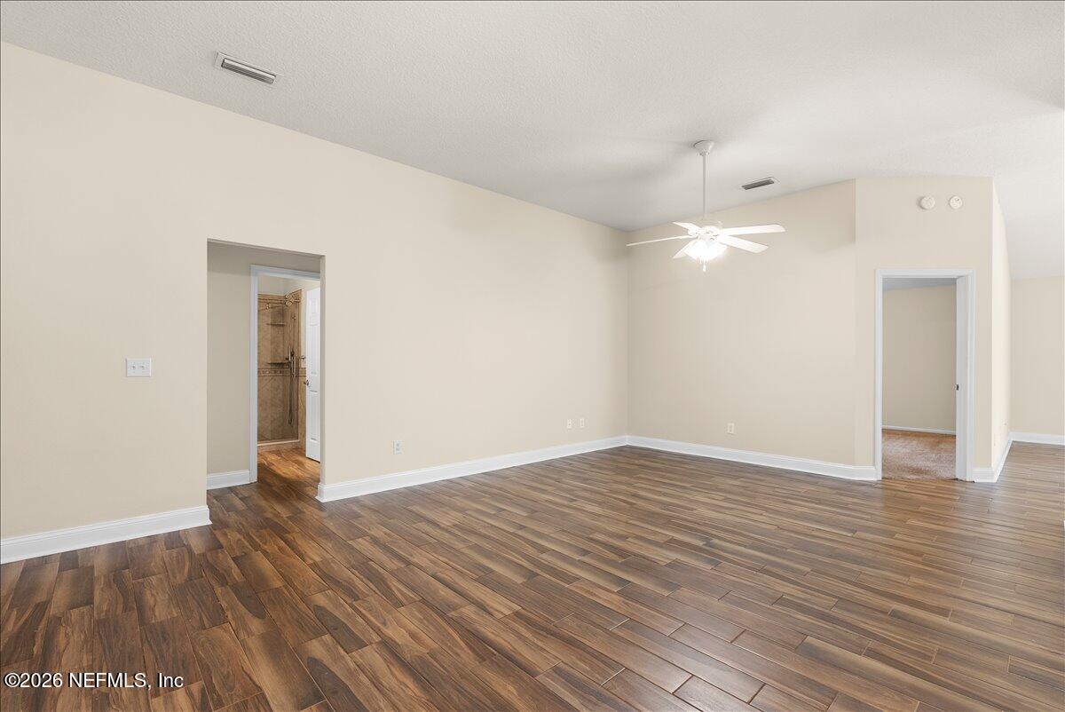 945 RAINDROP Lane