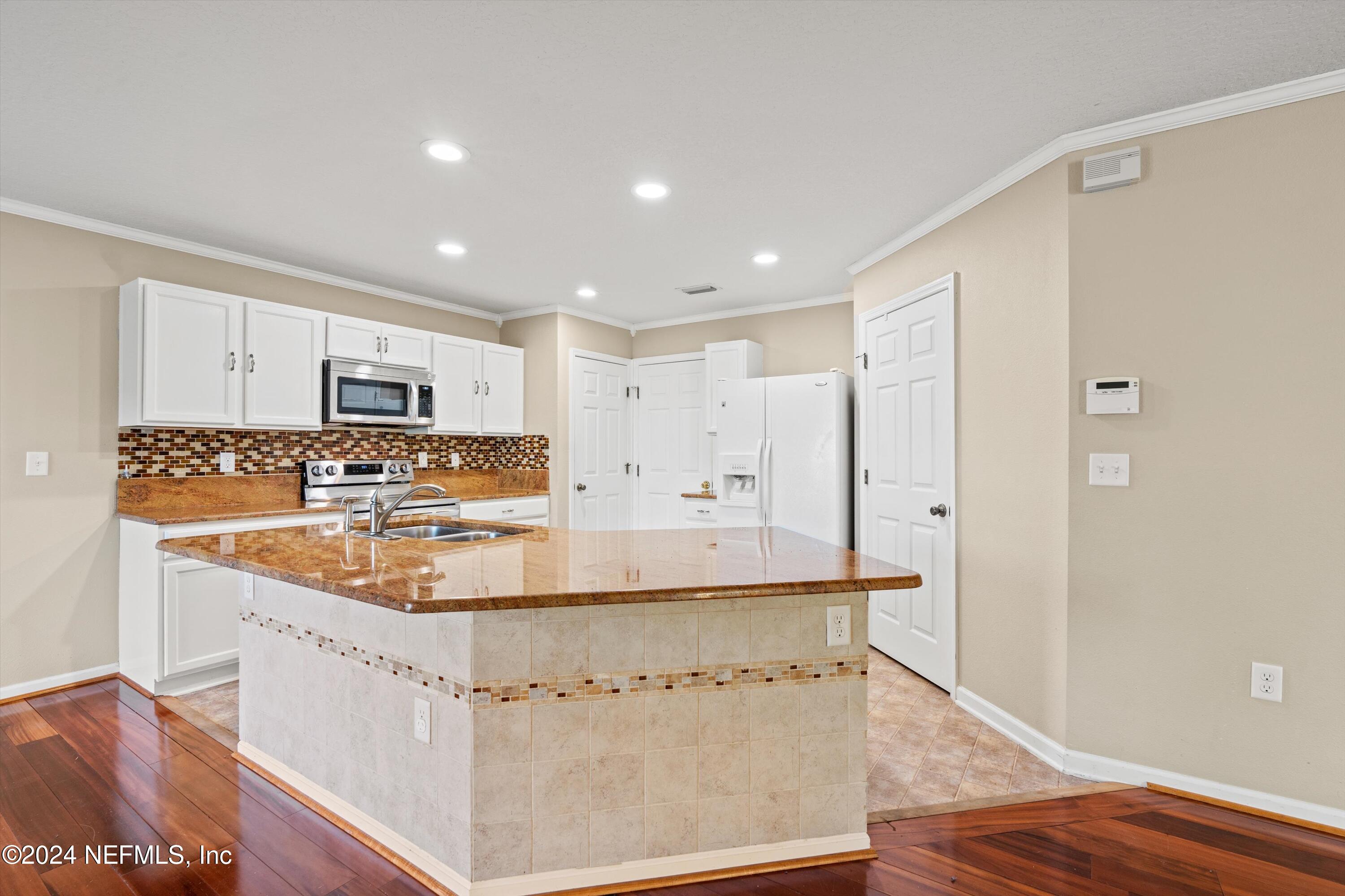 12157 ALEXANDRA Drive