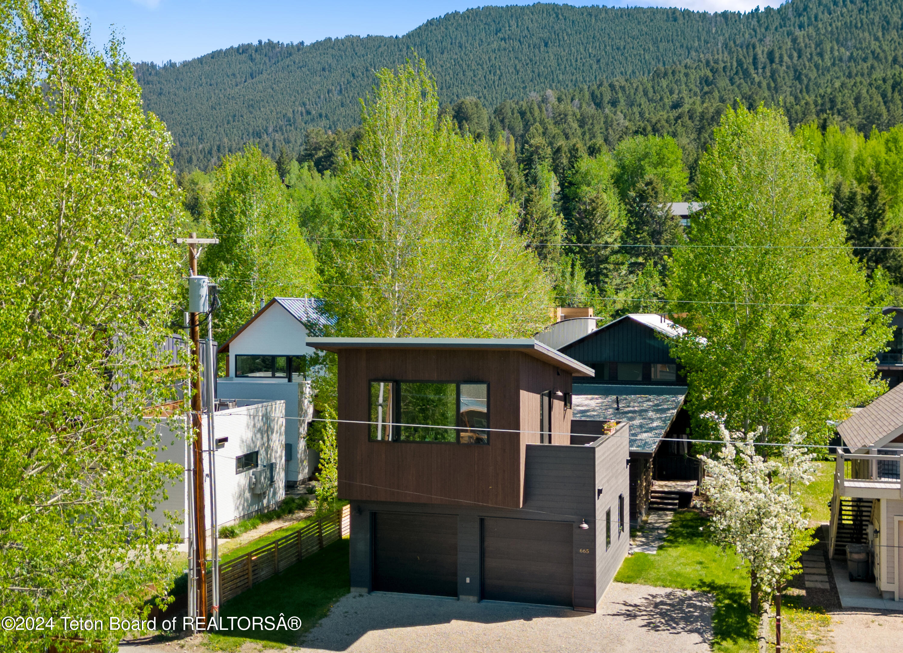 665 E CACHE CREEK Drive