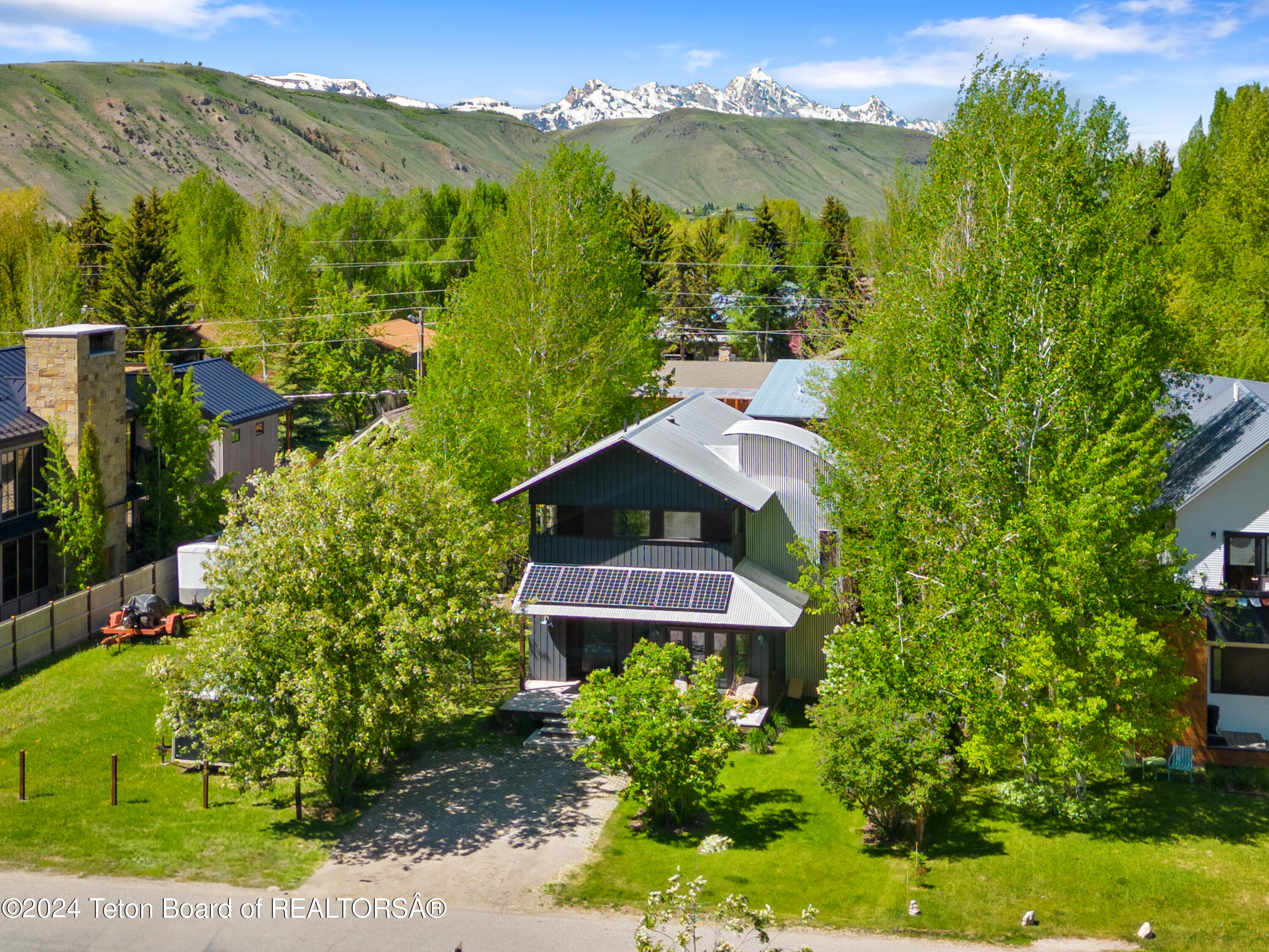 665 E CACHE CREEK Drive
