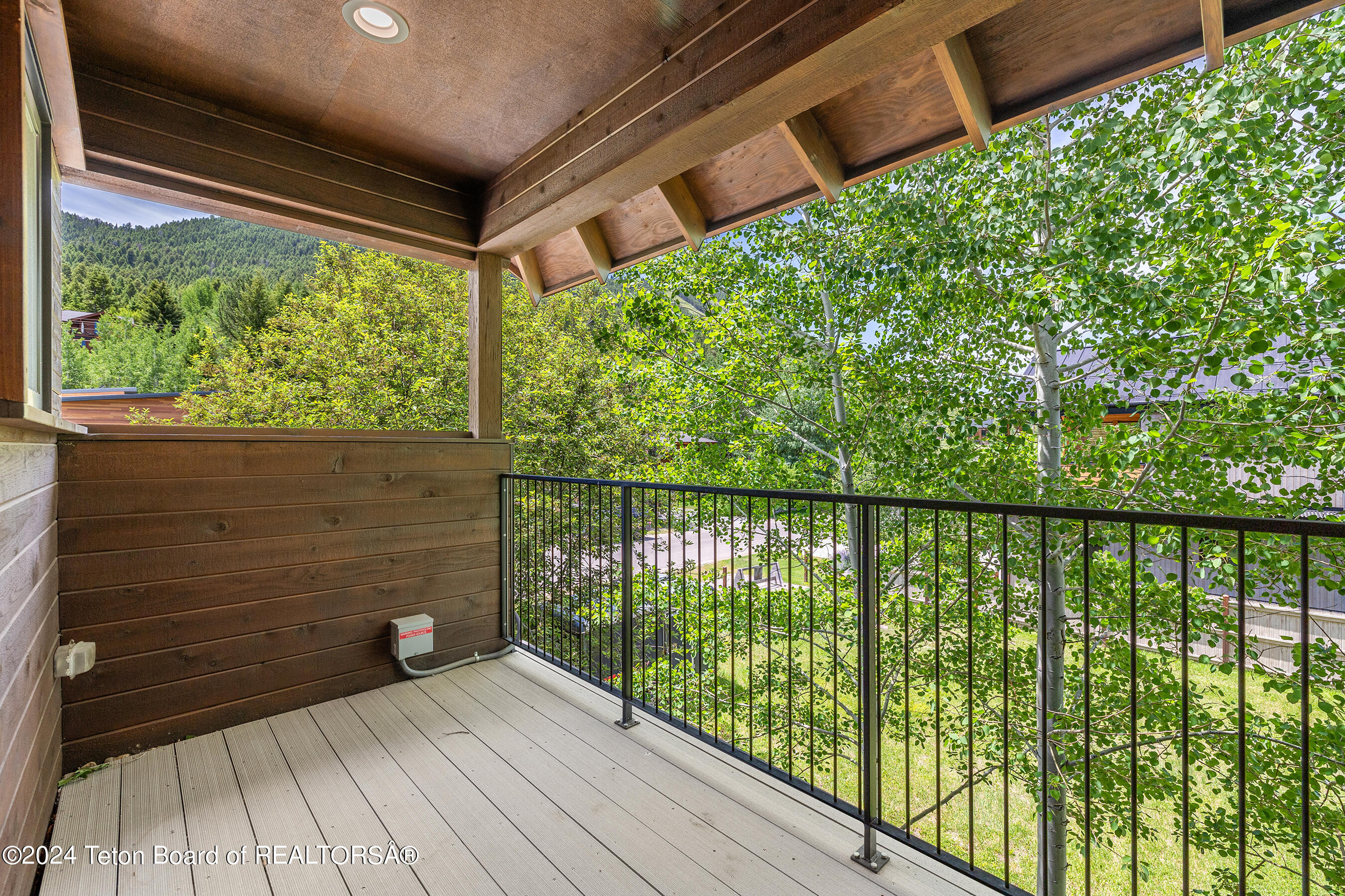 665 E CACHE CREEK Drive