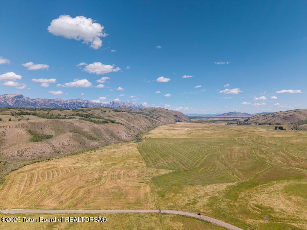 955 RED TAIL BUTTE Road