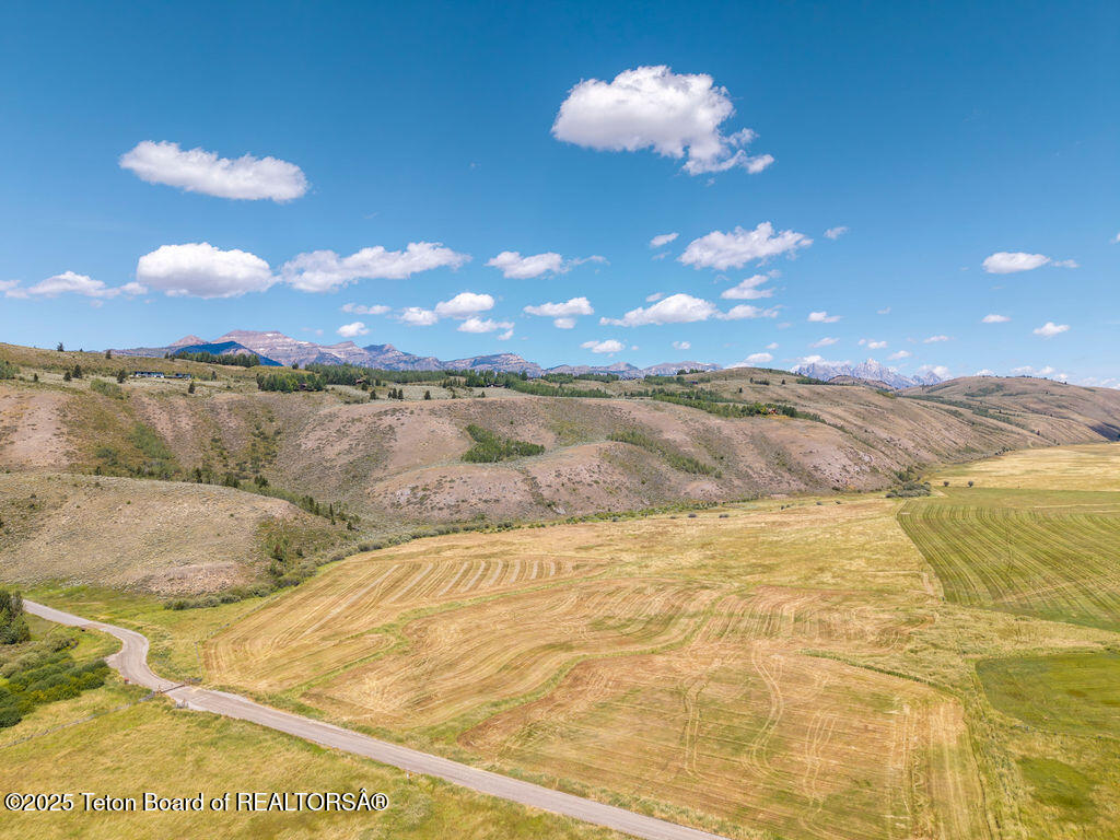 955 RED TAIL BUTTE Road
