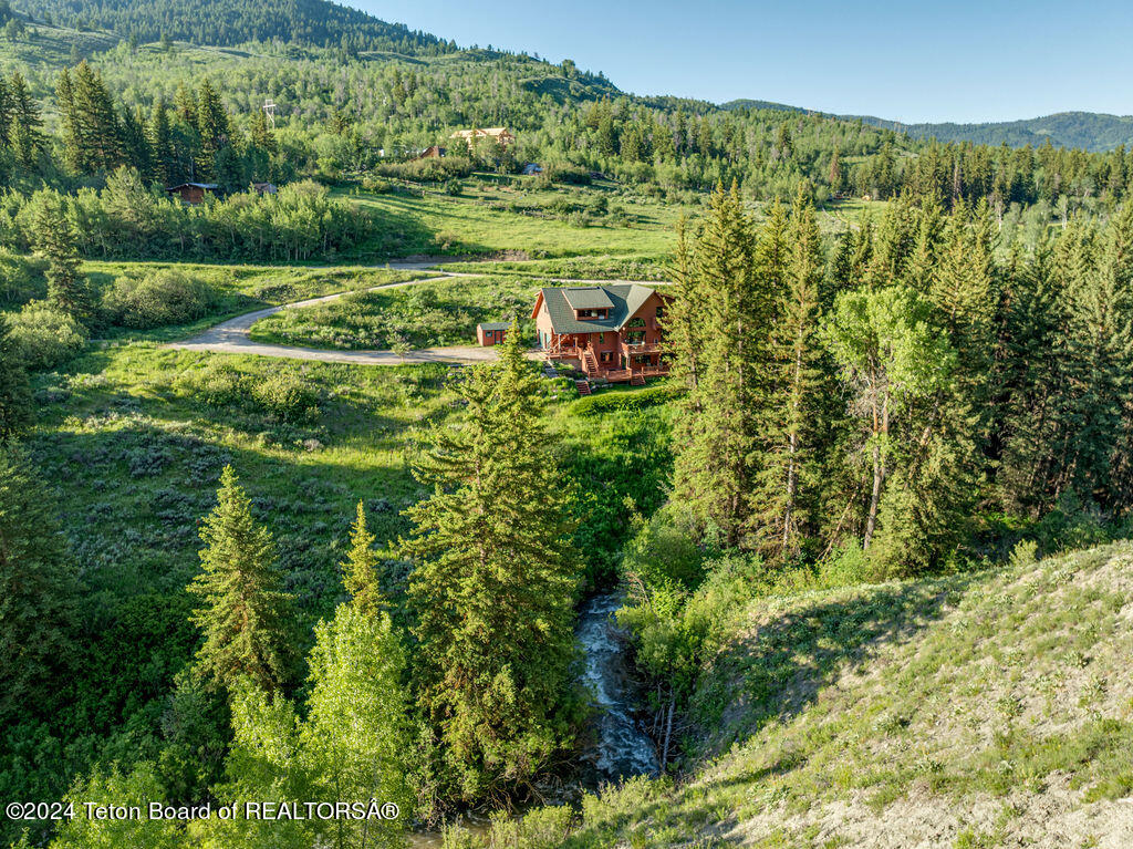 2425 E HORSE CREEK Road