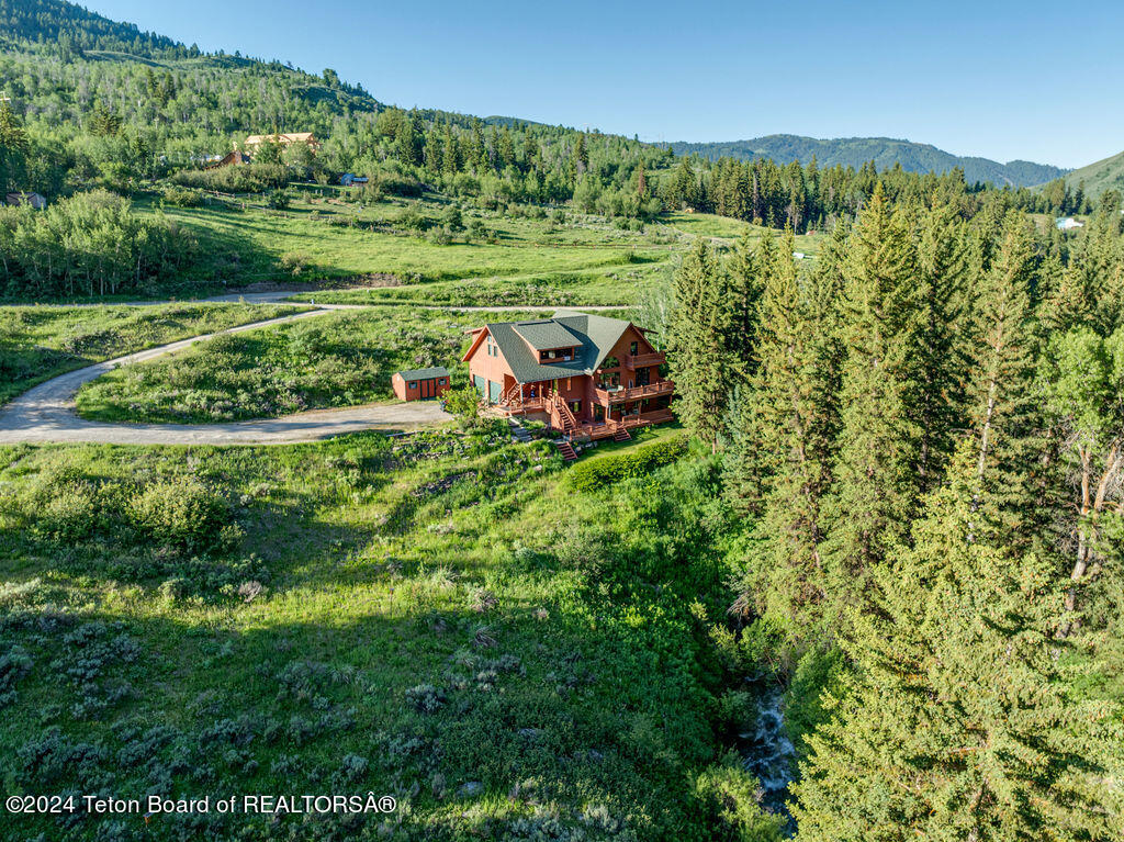 2425 E HORSE CREEK Road
