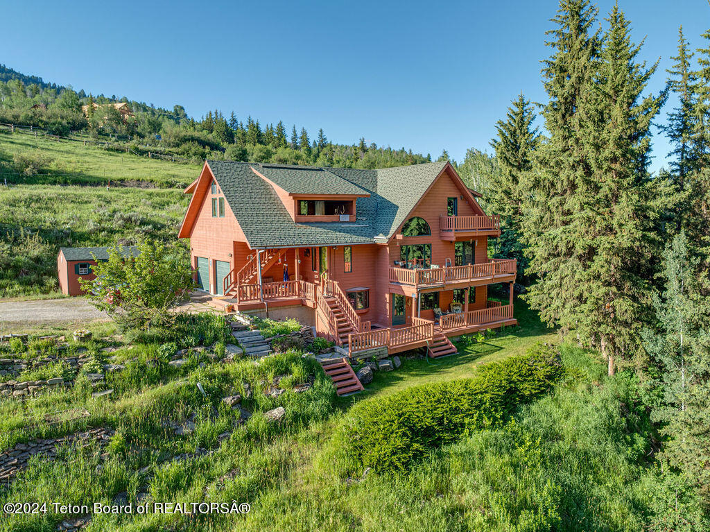2425 E HORSE CREEK Road