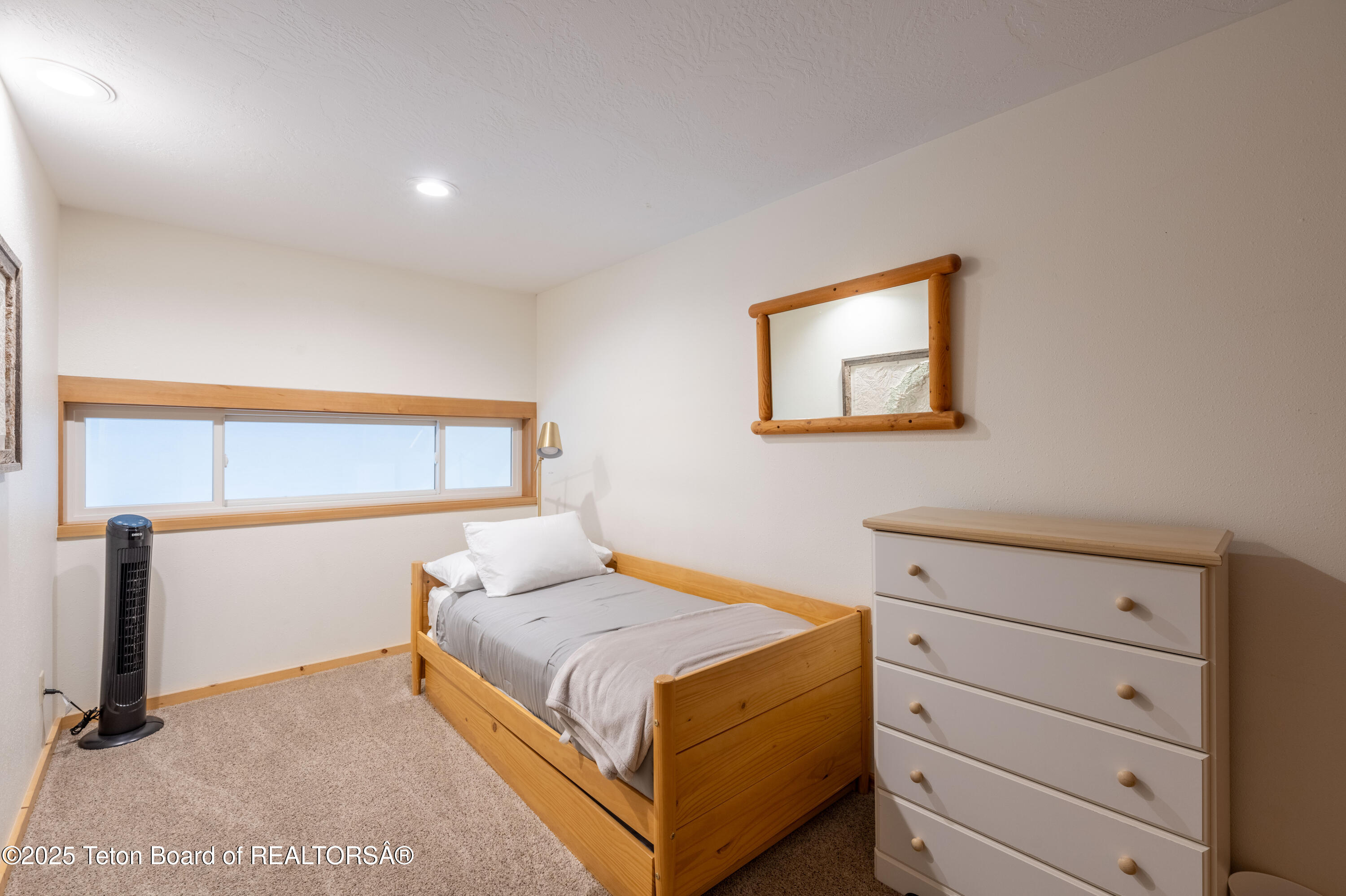 3548 N LAKE CREEK DRIVE, 2223