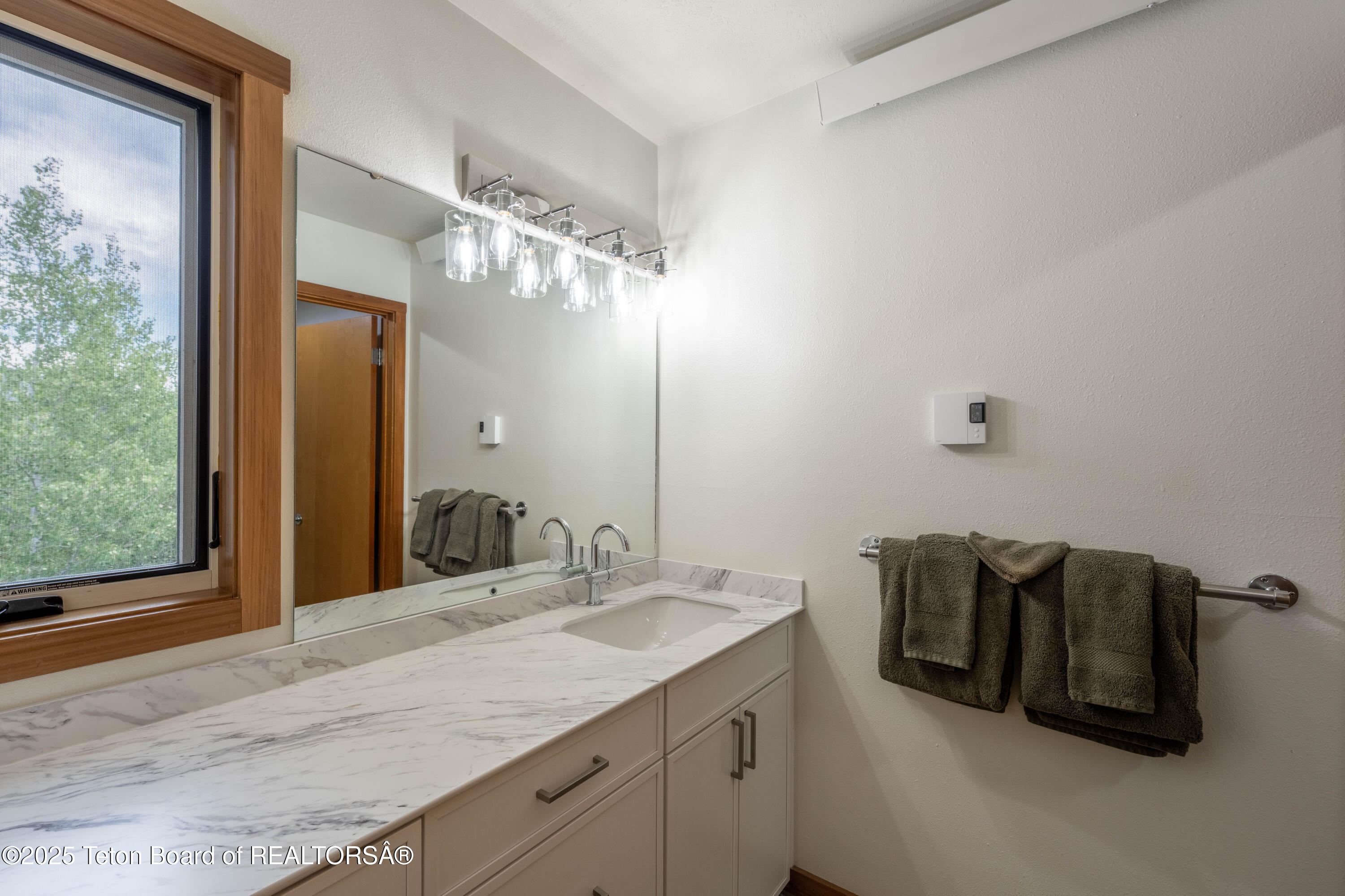 3548 N LAKE CREEK DRIVE, 2223