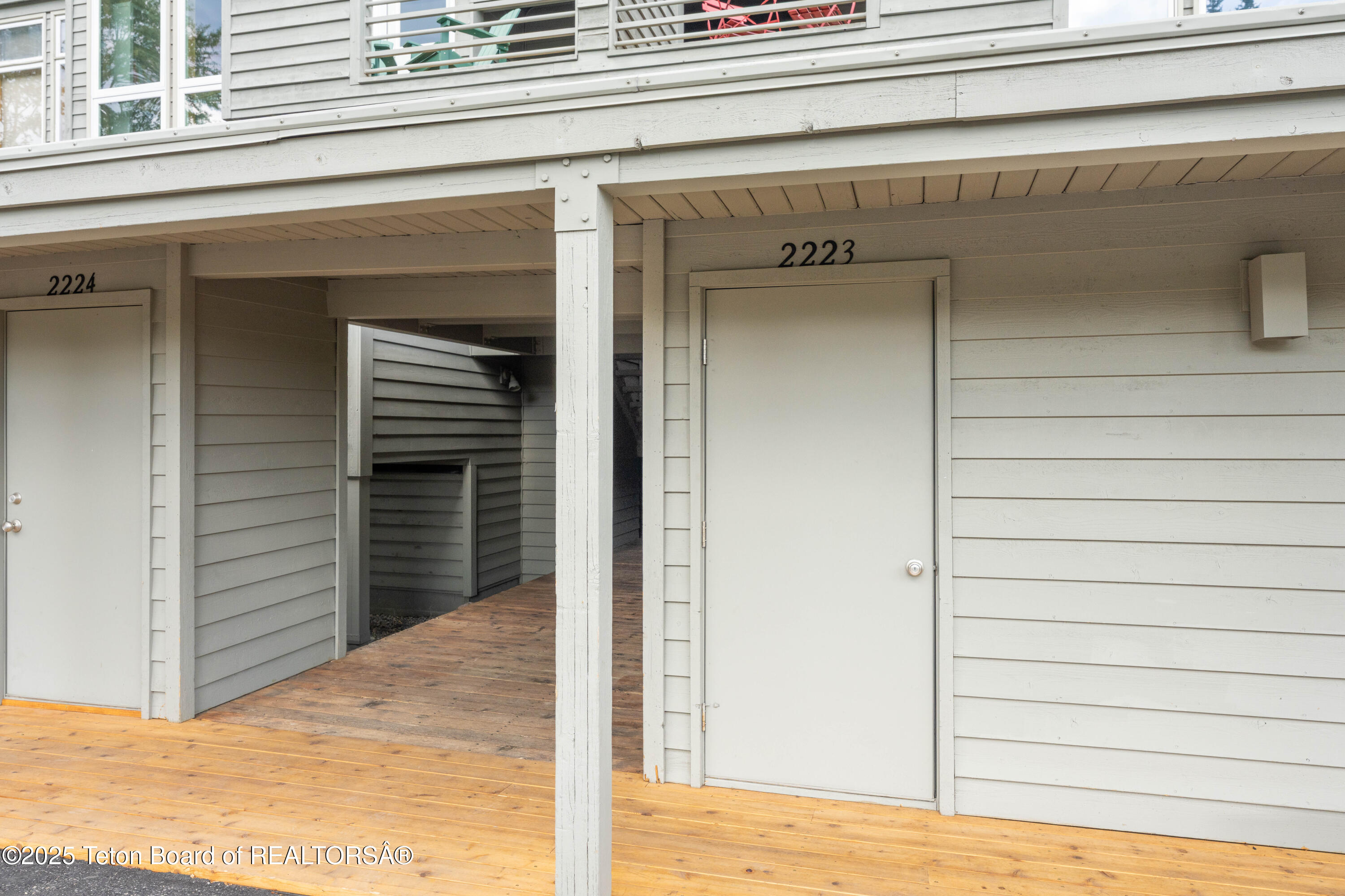 3548 N LAKE CREEK DRIVE, 2223