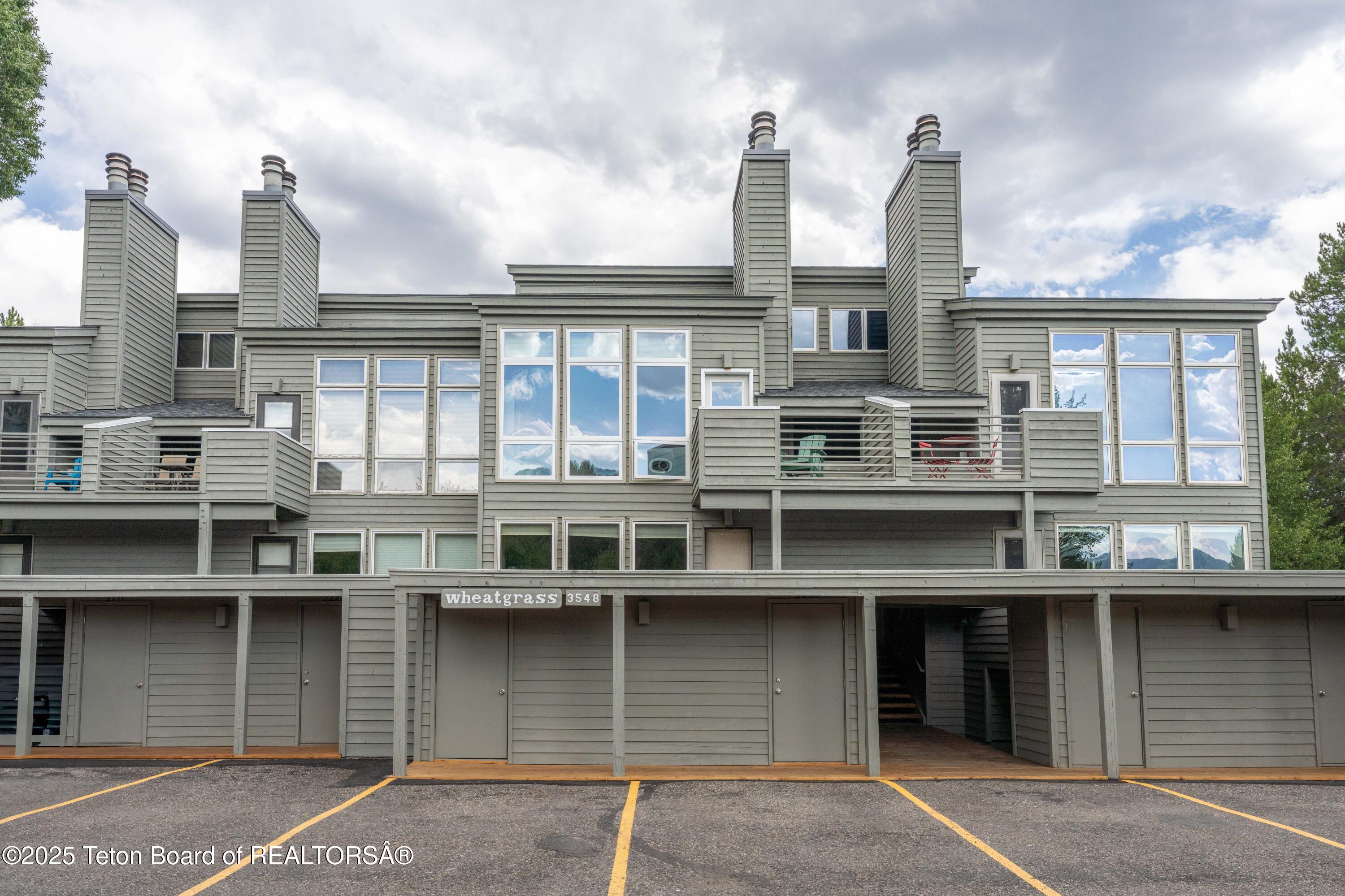 3548 N LAKE CREEK DRIVE, 2223