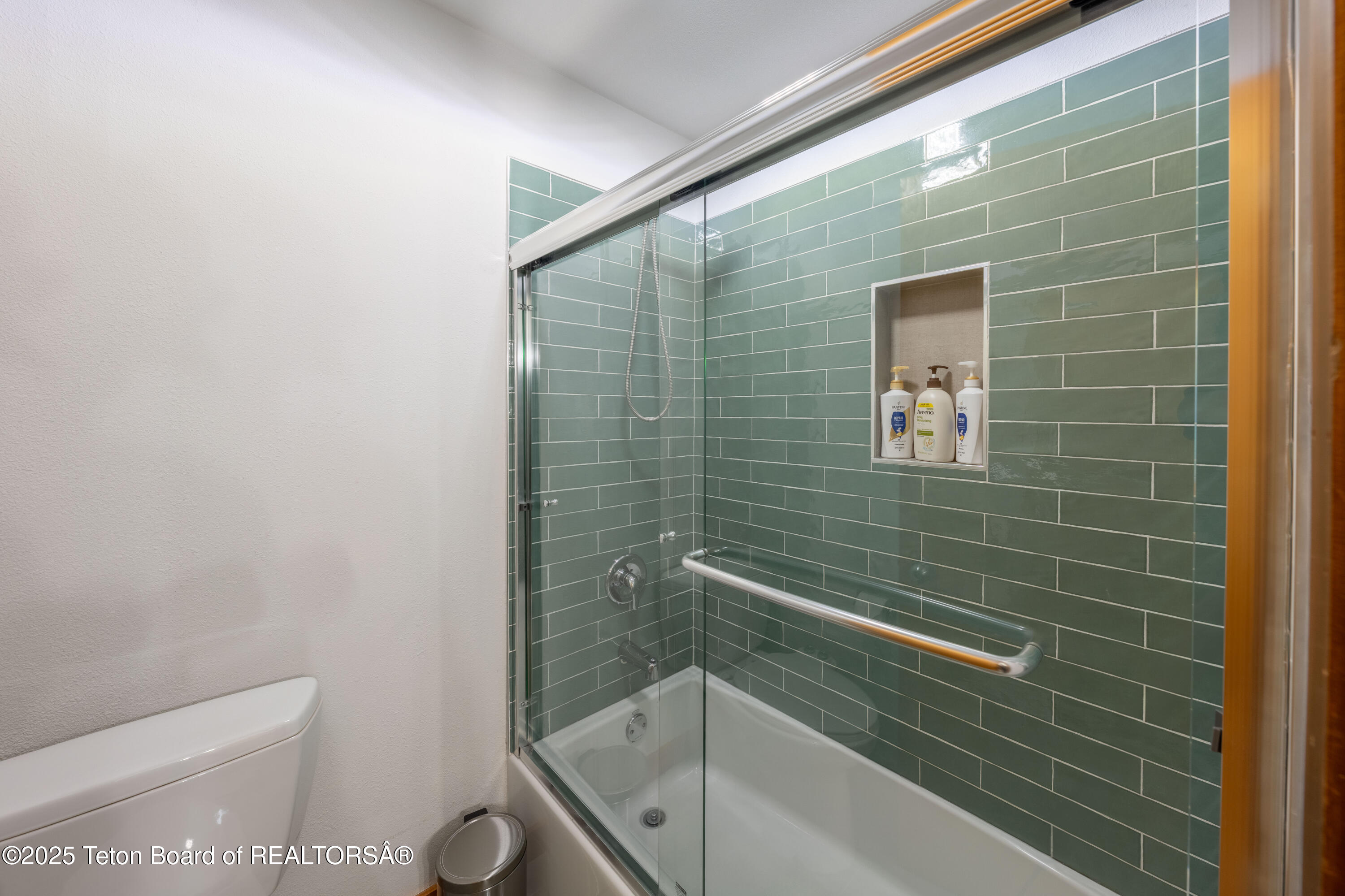 3548 N LAKE CREEK DRIVE, 2223