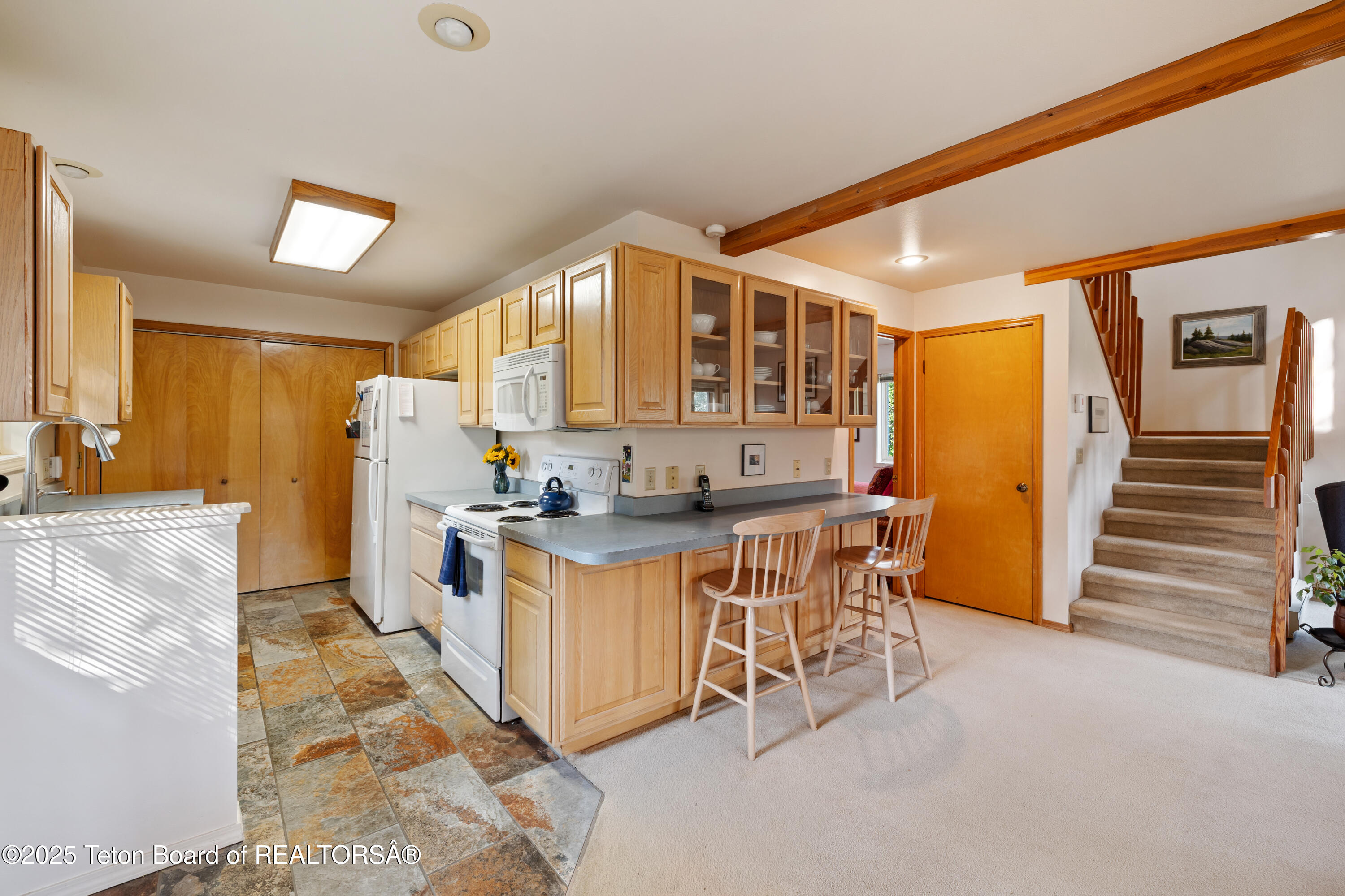 3150 W KING EIDER Road