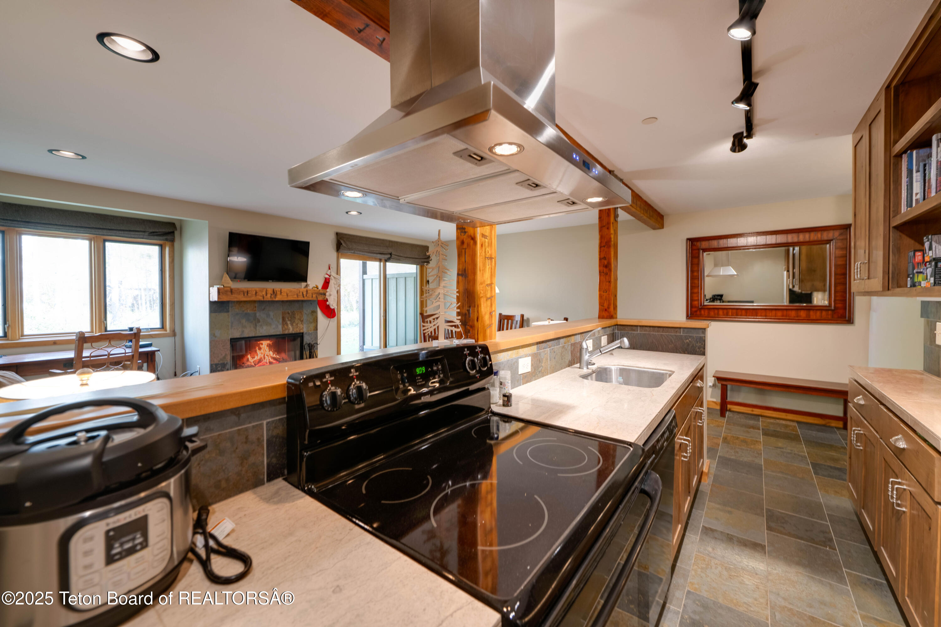 4450 BERRY Drive, 39 1-2