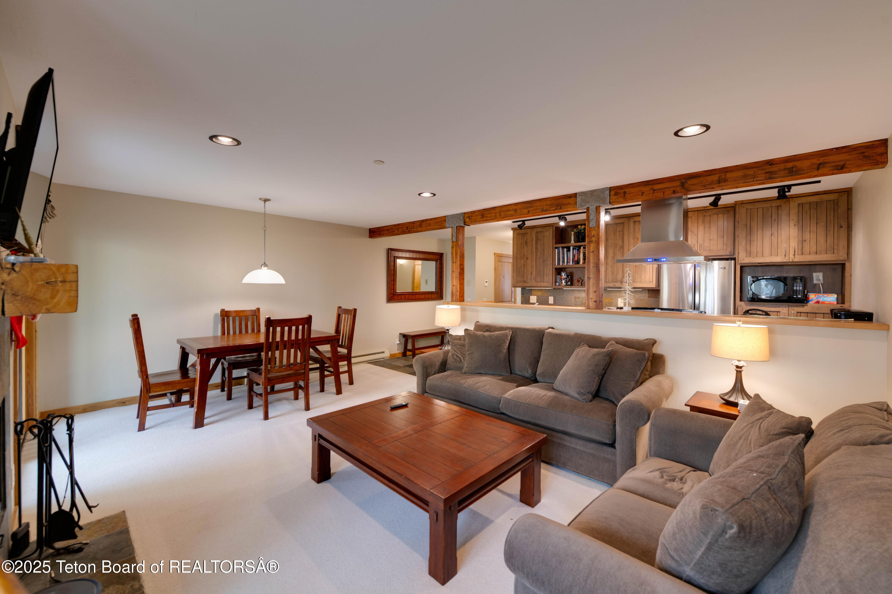 4450 BERRY Drive, 39 1-2
