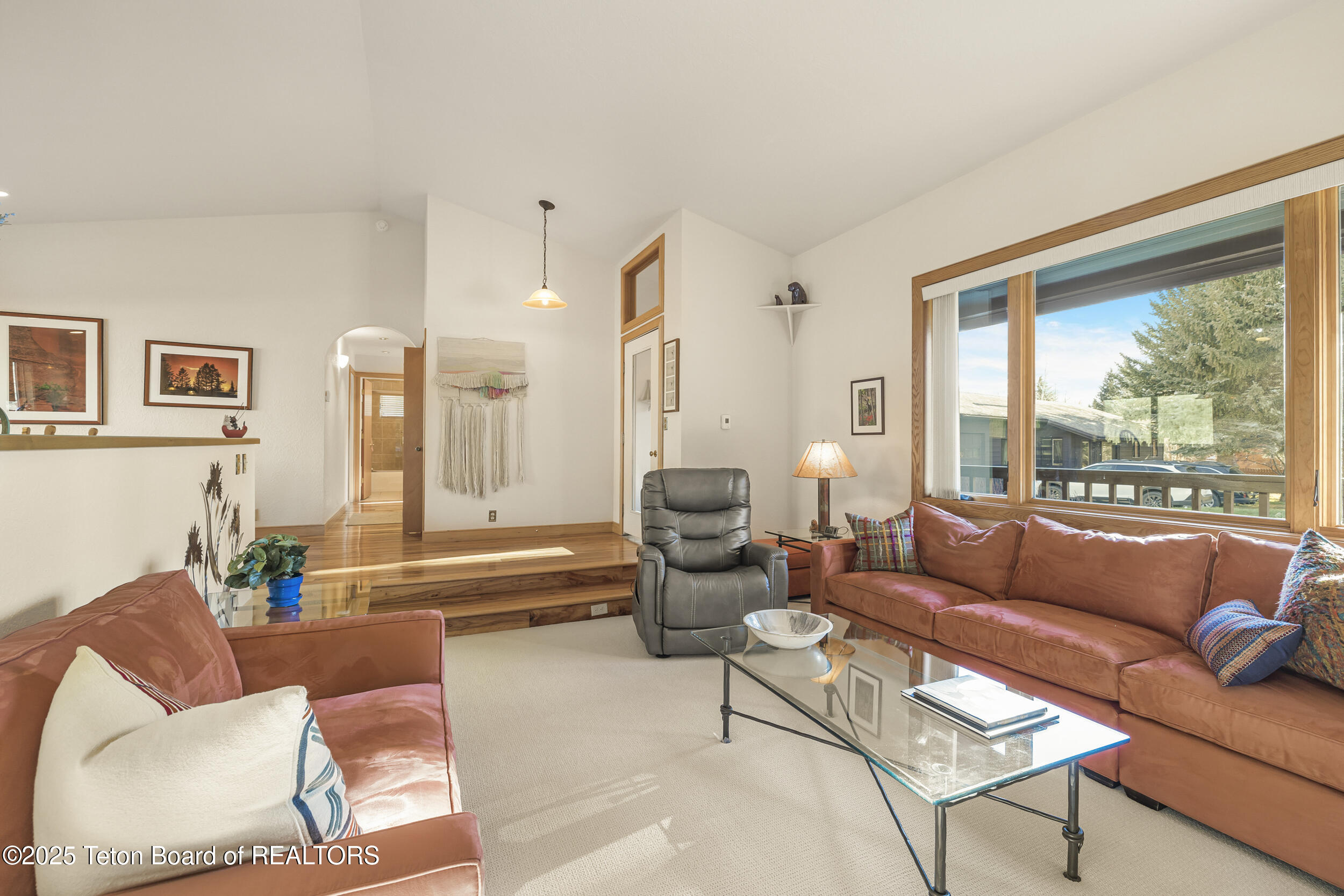 1000 W LONGHORN Drive