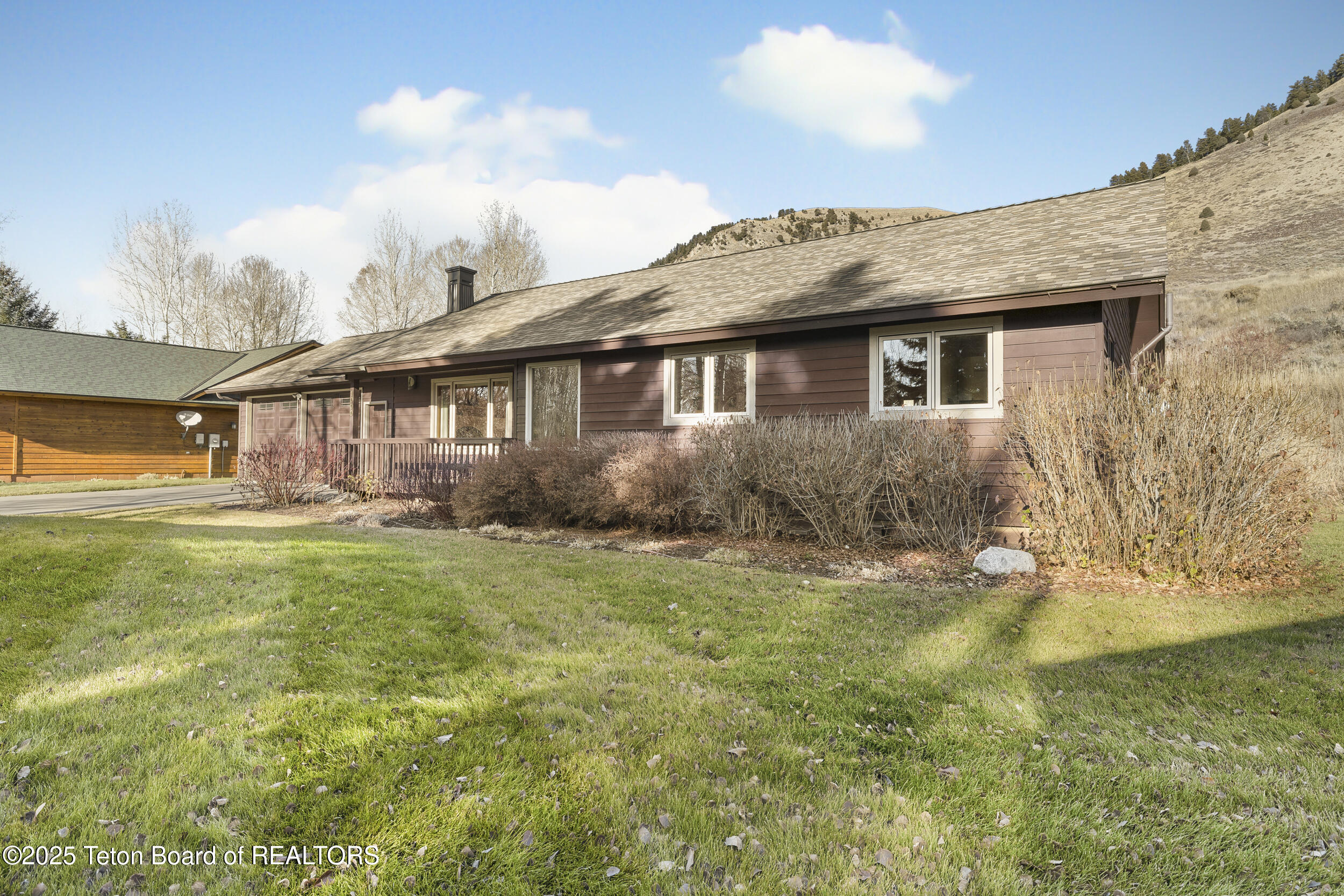 1000 W LONGHORN Drive