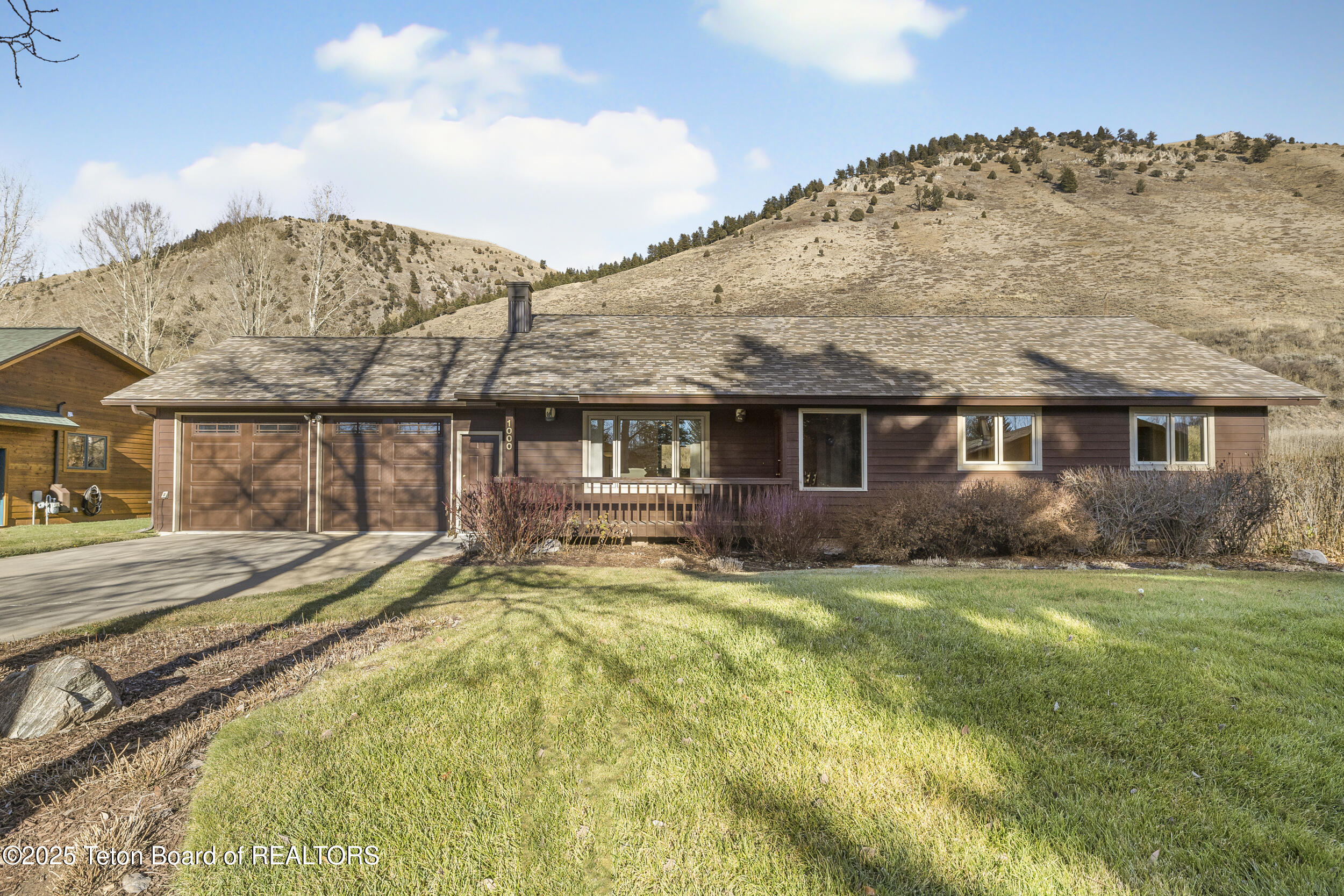 1000 W LONGHORN Drive