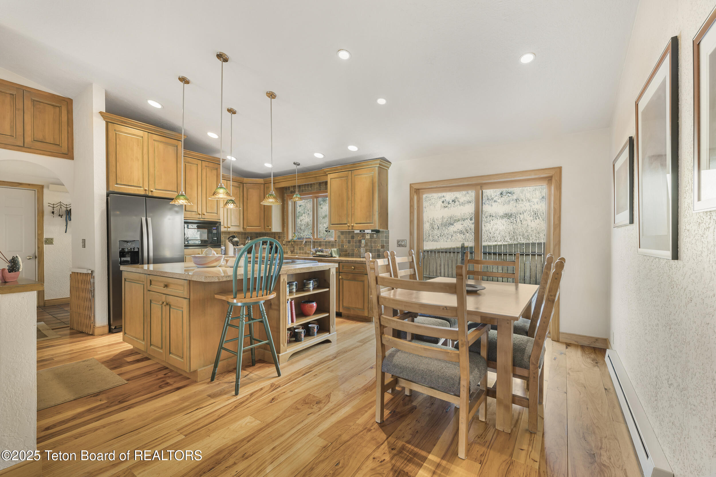 1000 W LONGHORN Drive