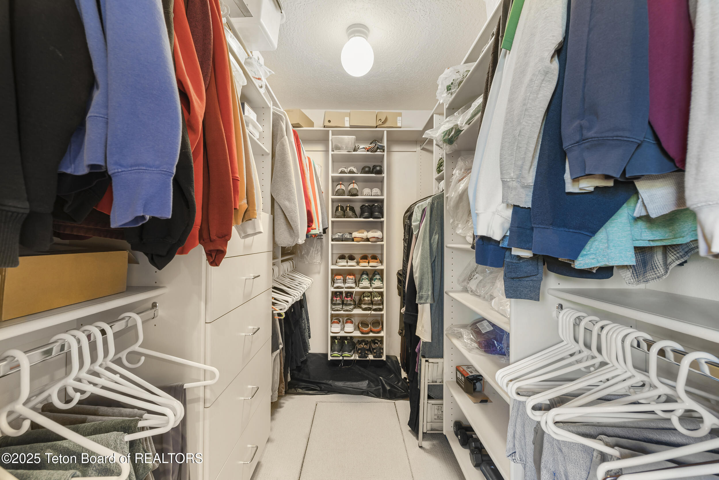 1000 W LONGHORN Drive