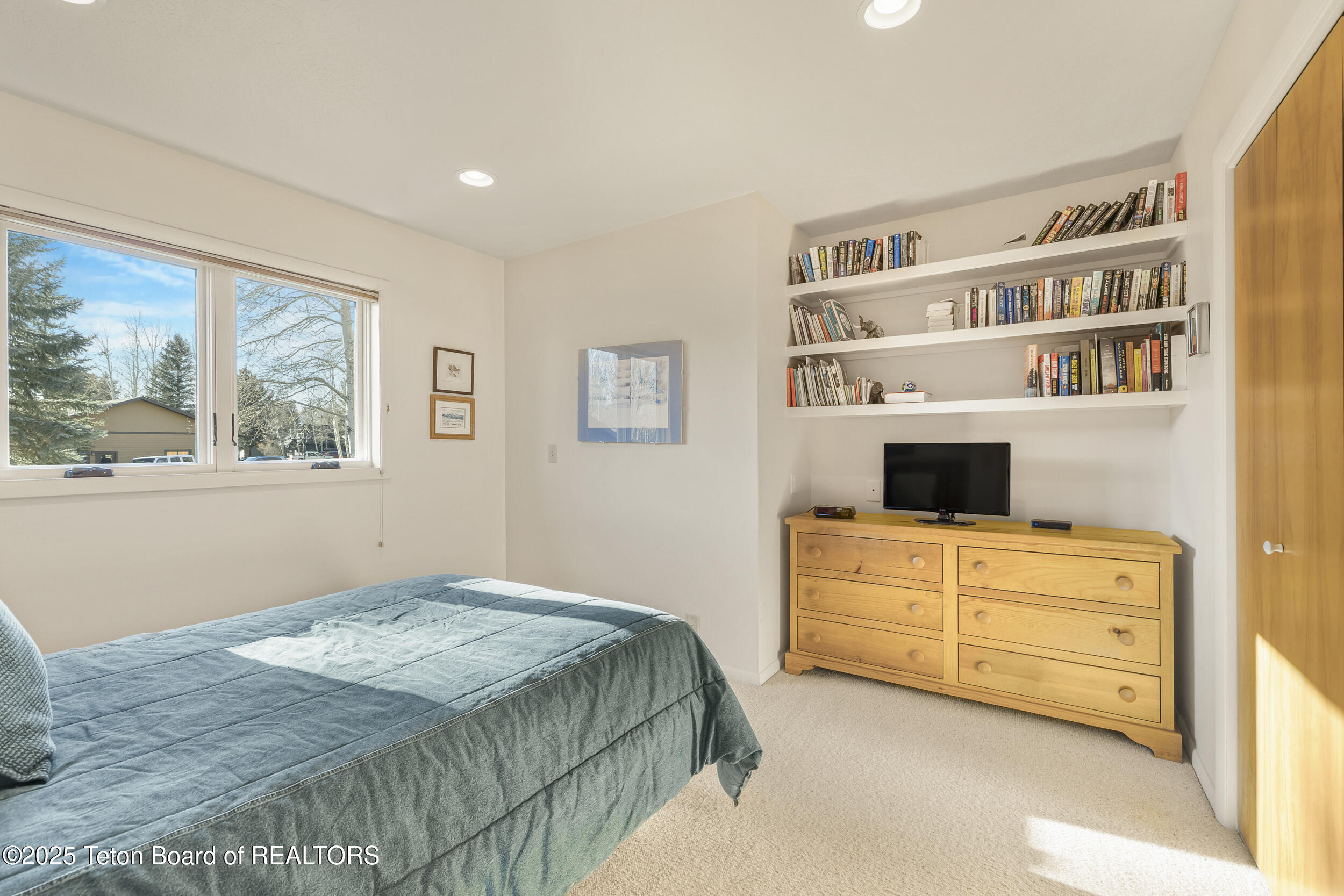 1000 W LONGHORN Drive