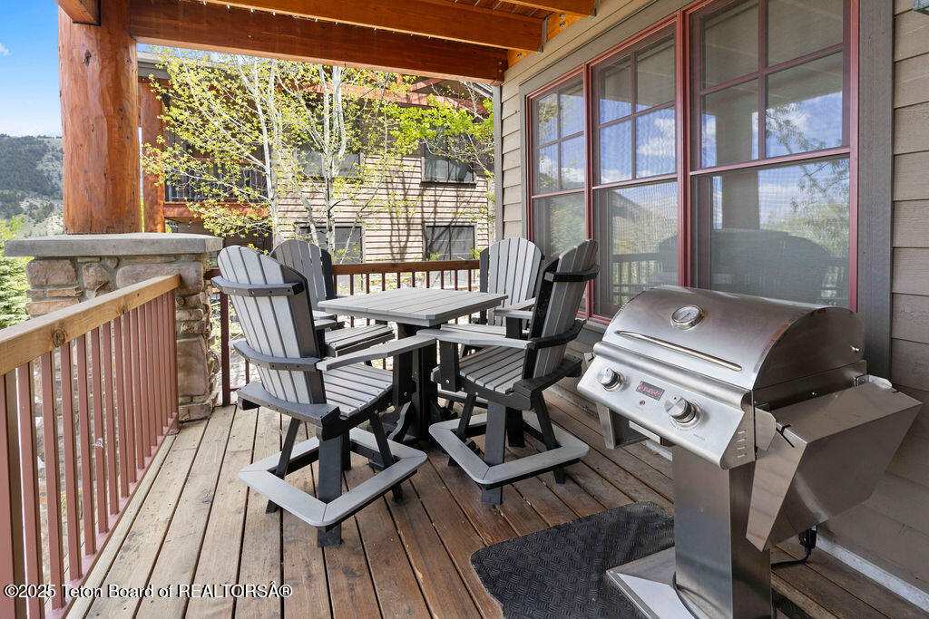 551 SNOW KING LOOP, 512