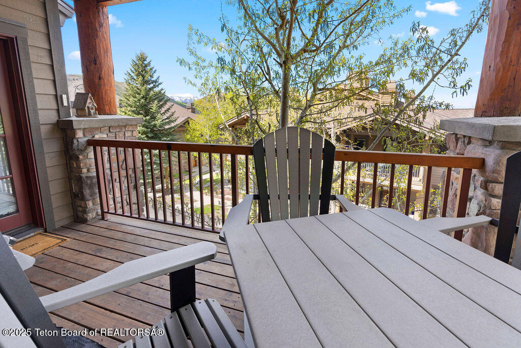 551 SNOW KING LOOP, 512