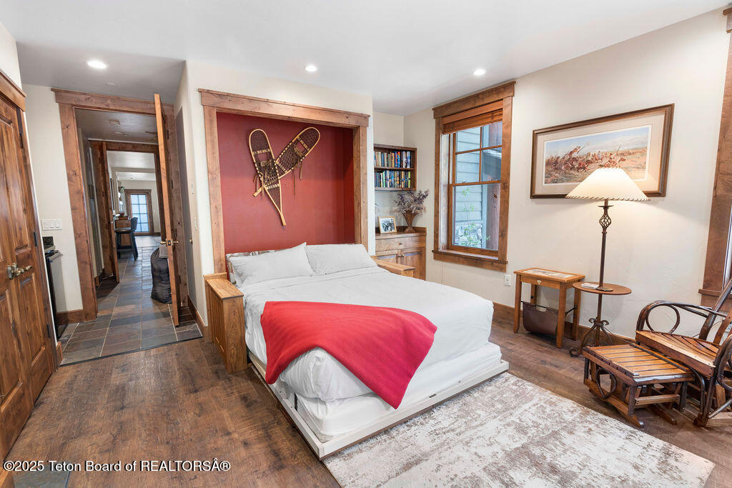 551 SNOW KING LOOP, 512