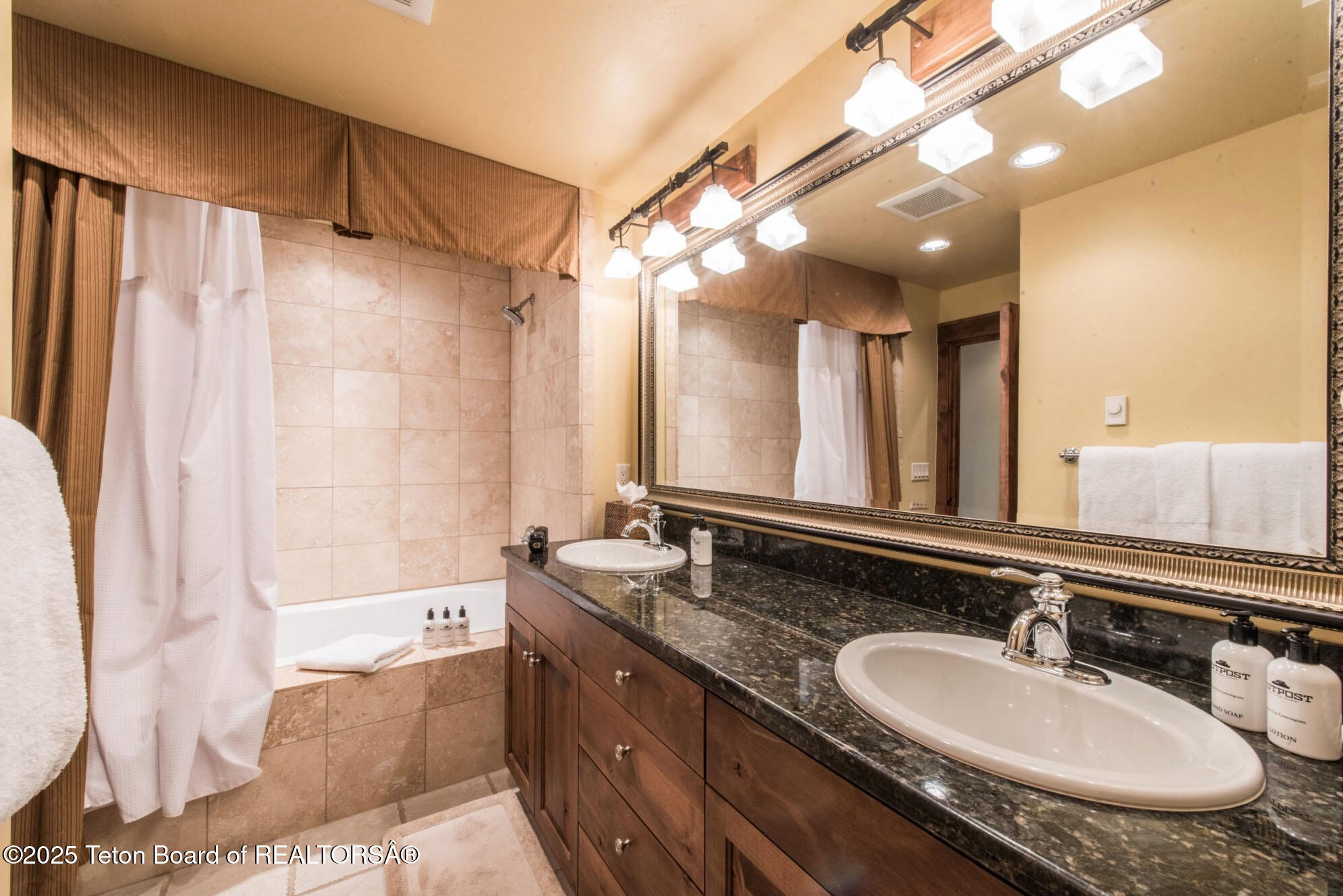 551 SNOW KING LOOP, 512