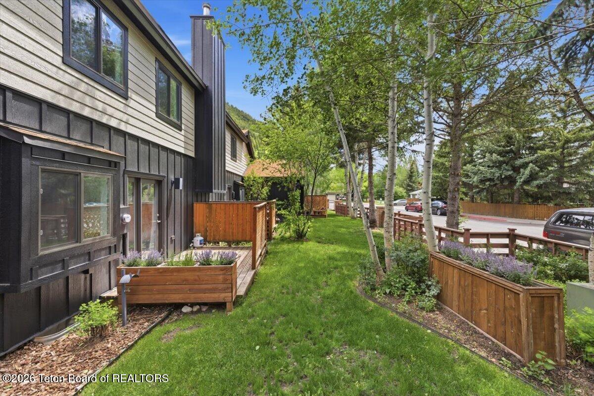 804 POWDERHORN LANE C