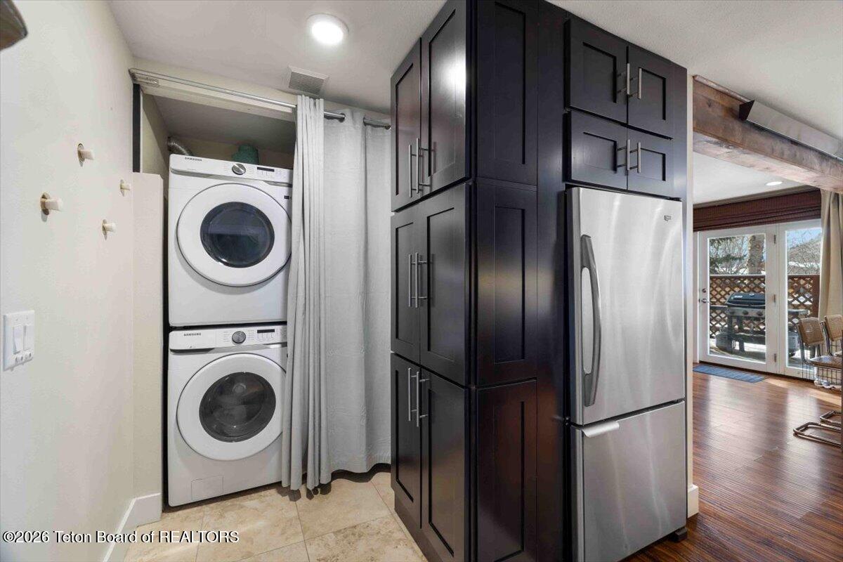 804 POWDERHORN LANE C