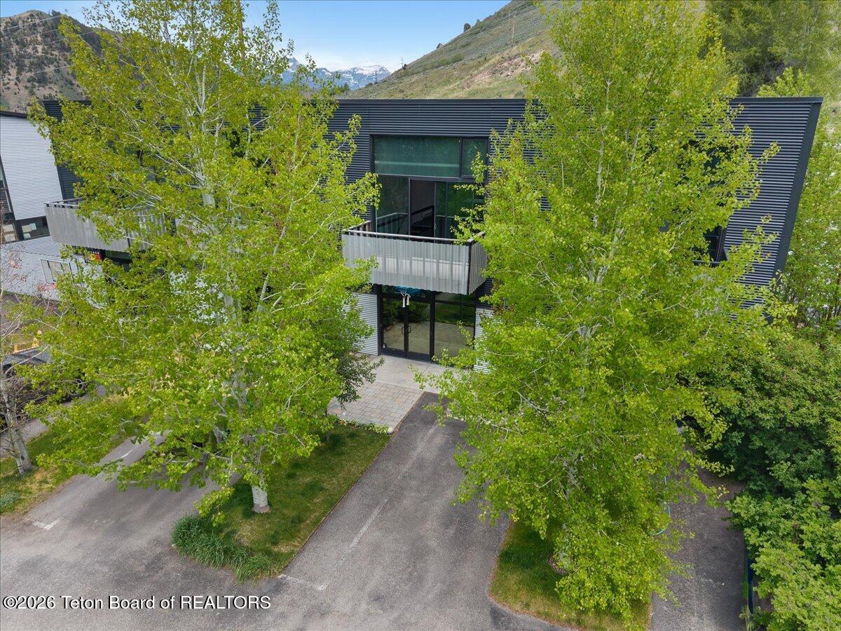 1113 W HIGHWAY 22
