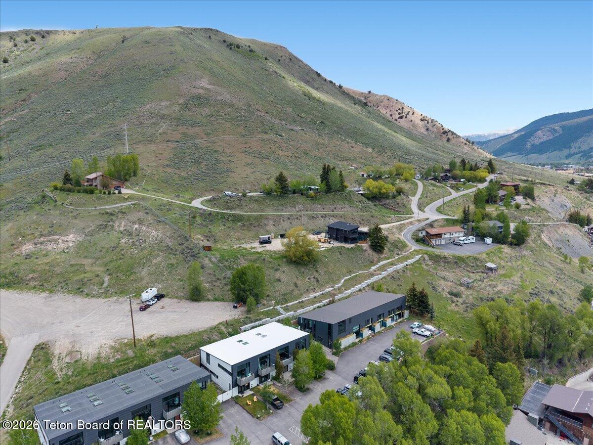 1113 W HIGHWAY 22