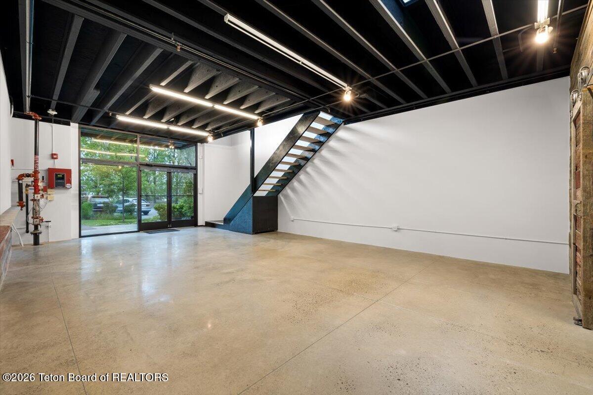 1113 W HIGHWAY 22
