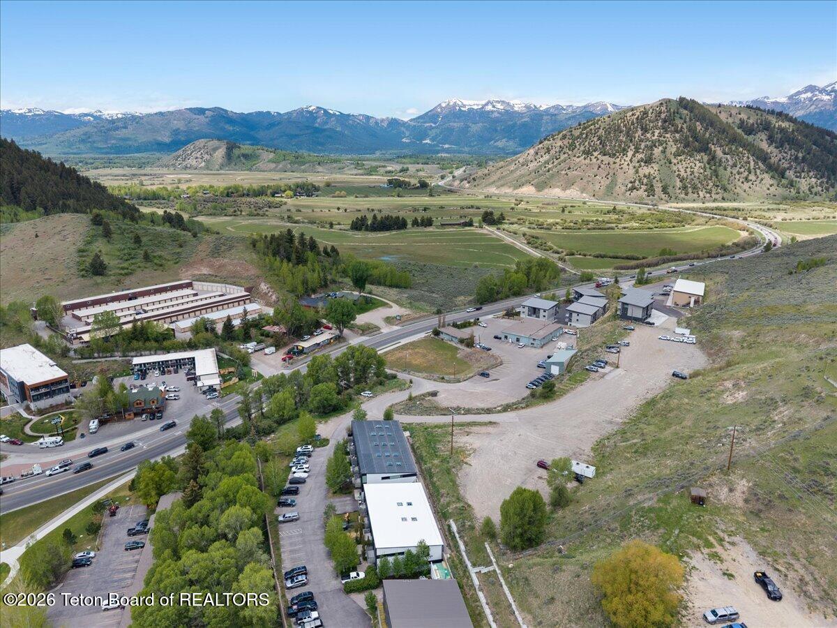 1113 W HIGHWAY 22