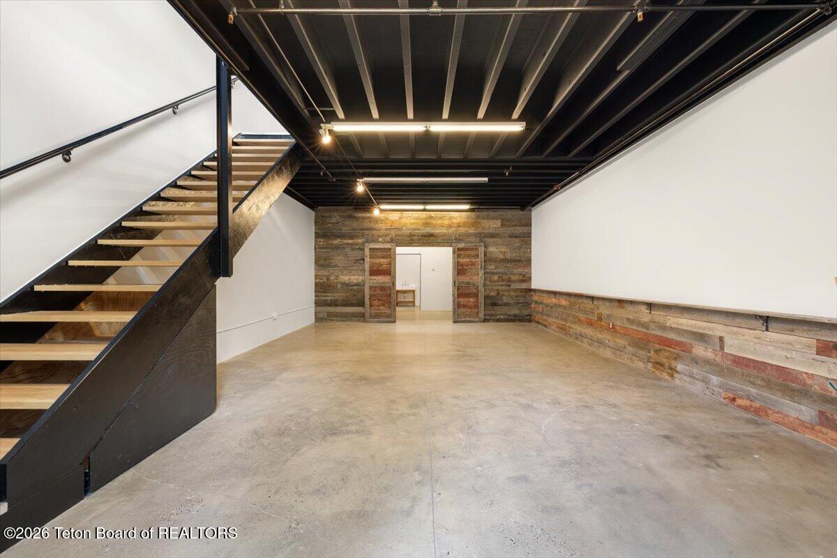 1113 W HIGHWAY 22