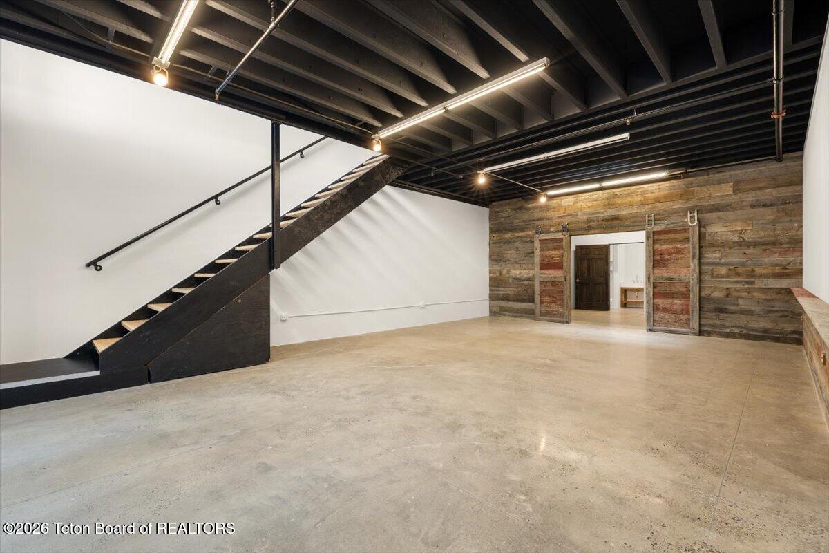 1113 W HIGHWAY 22