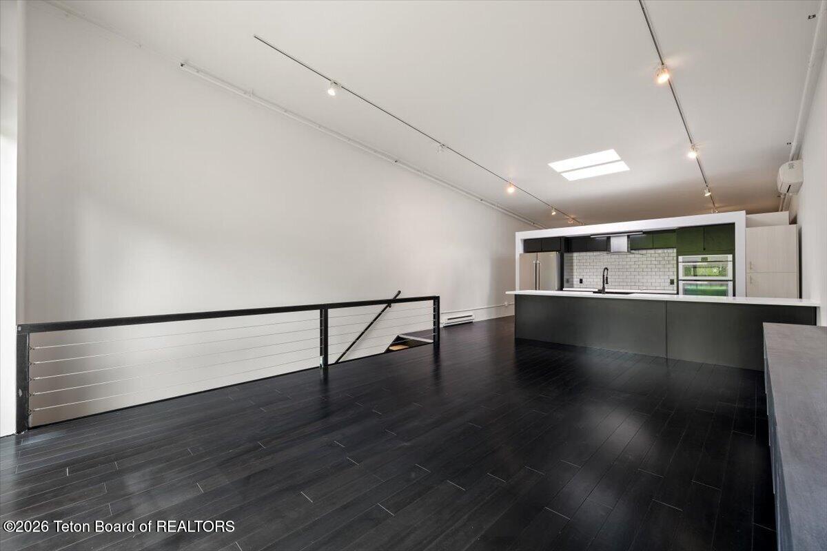 1113 W HIGHWAY 22