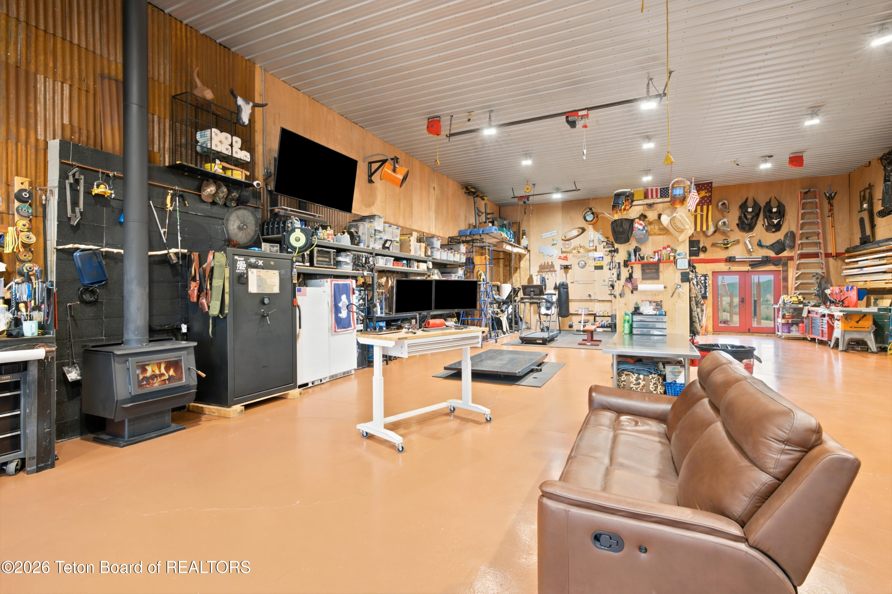 2490 E BONTE Road