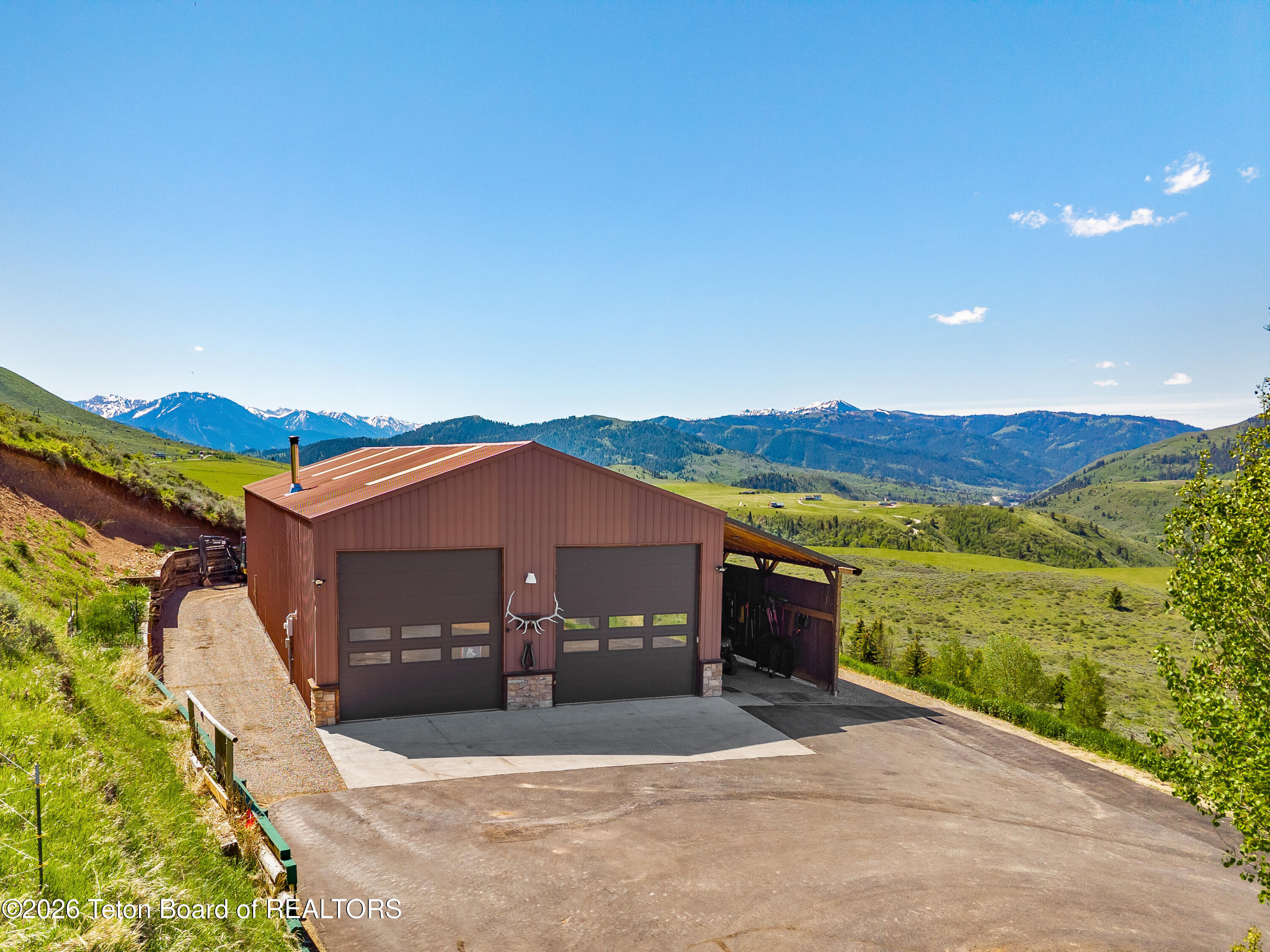 2490 E BONTE Road