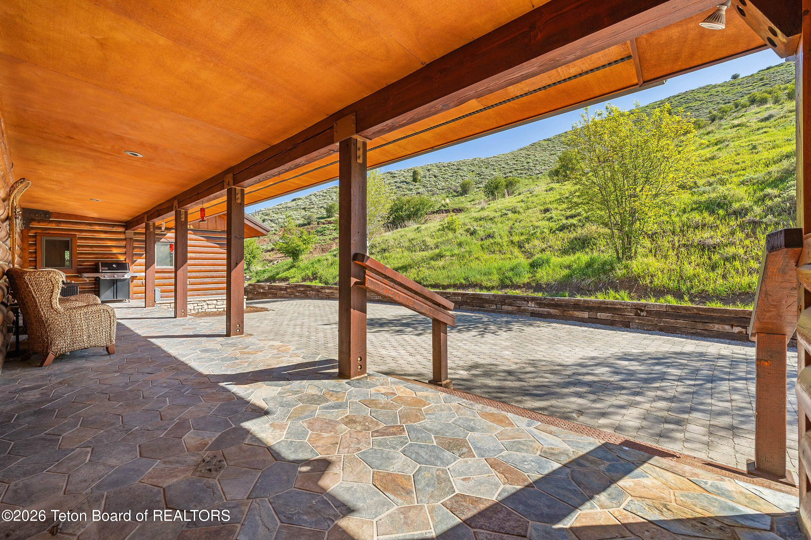 2490 E BONTE Road