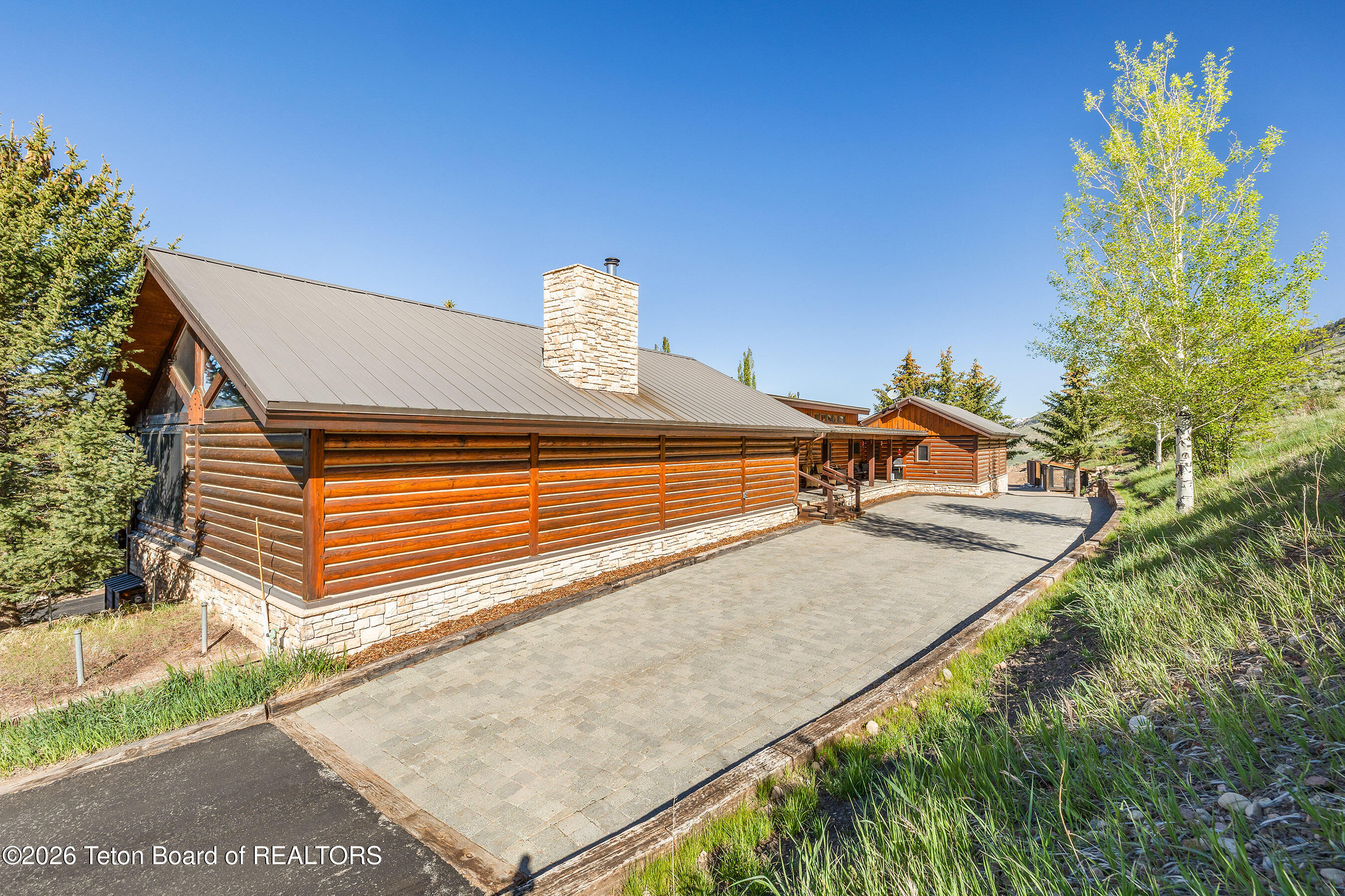 2490 E BONTE Road