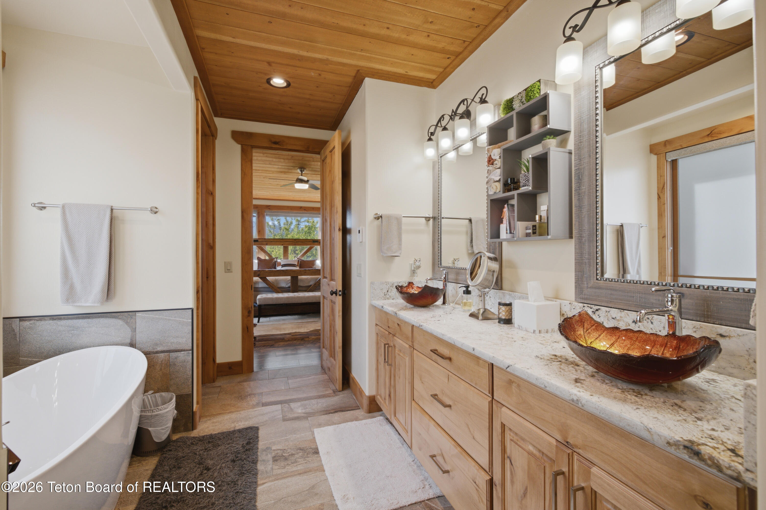 186 E RESERVE Drive