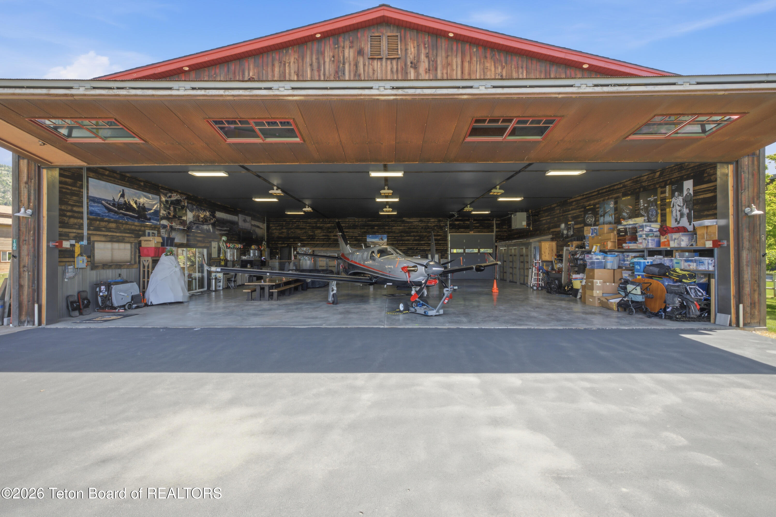 186 E RESERVE Drive