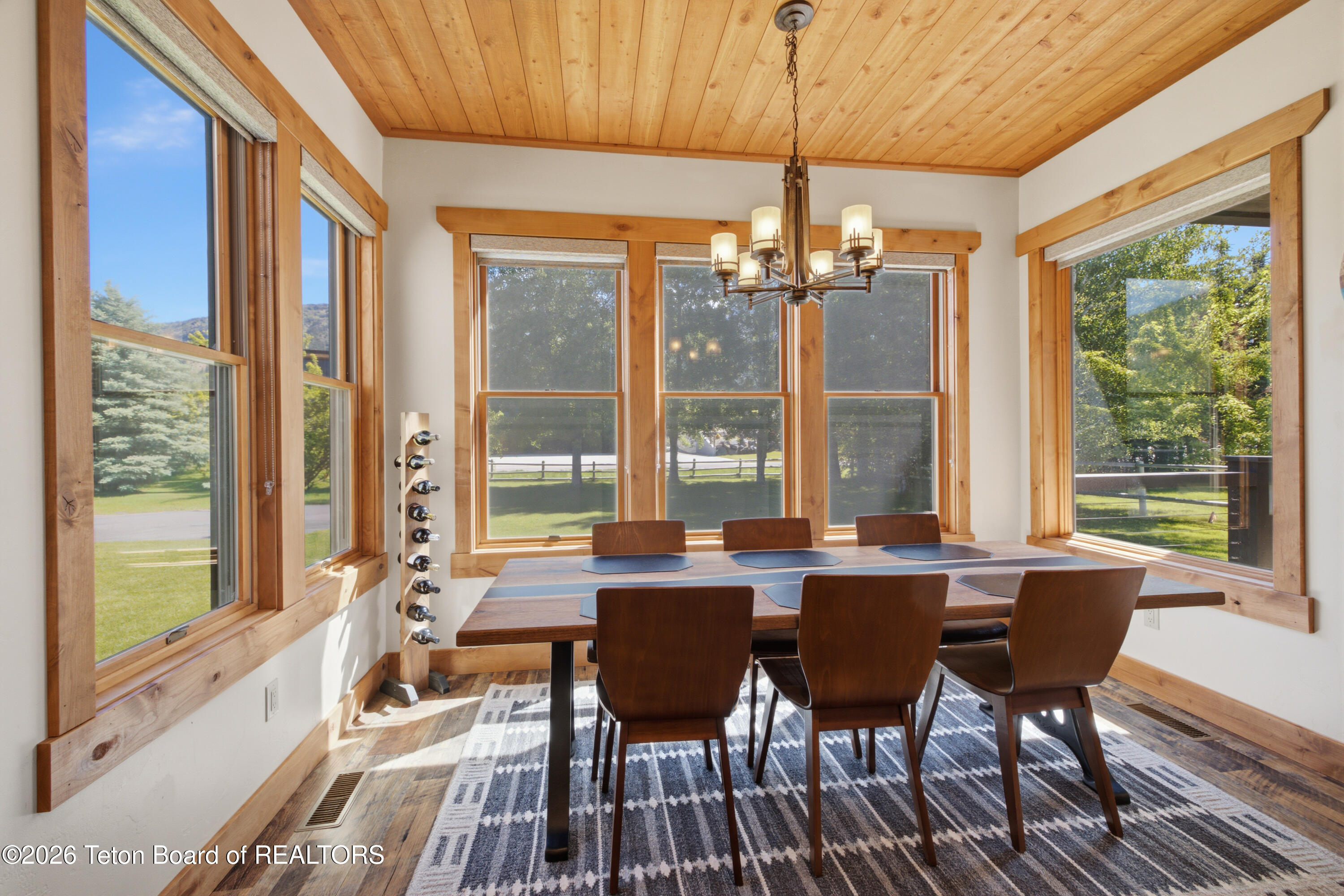 186 E RESERVE Drive