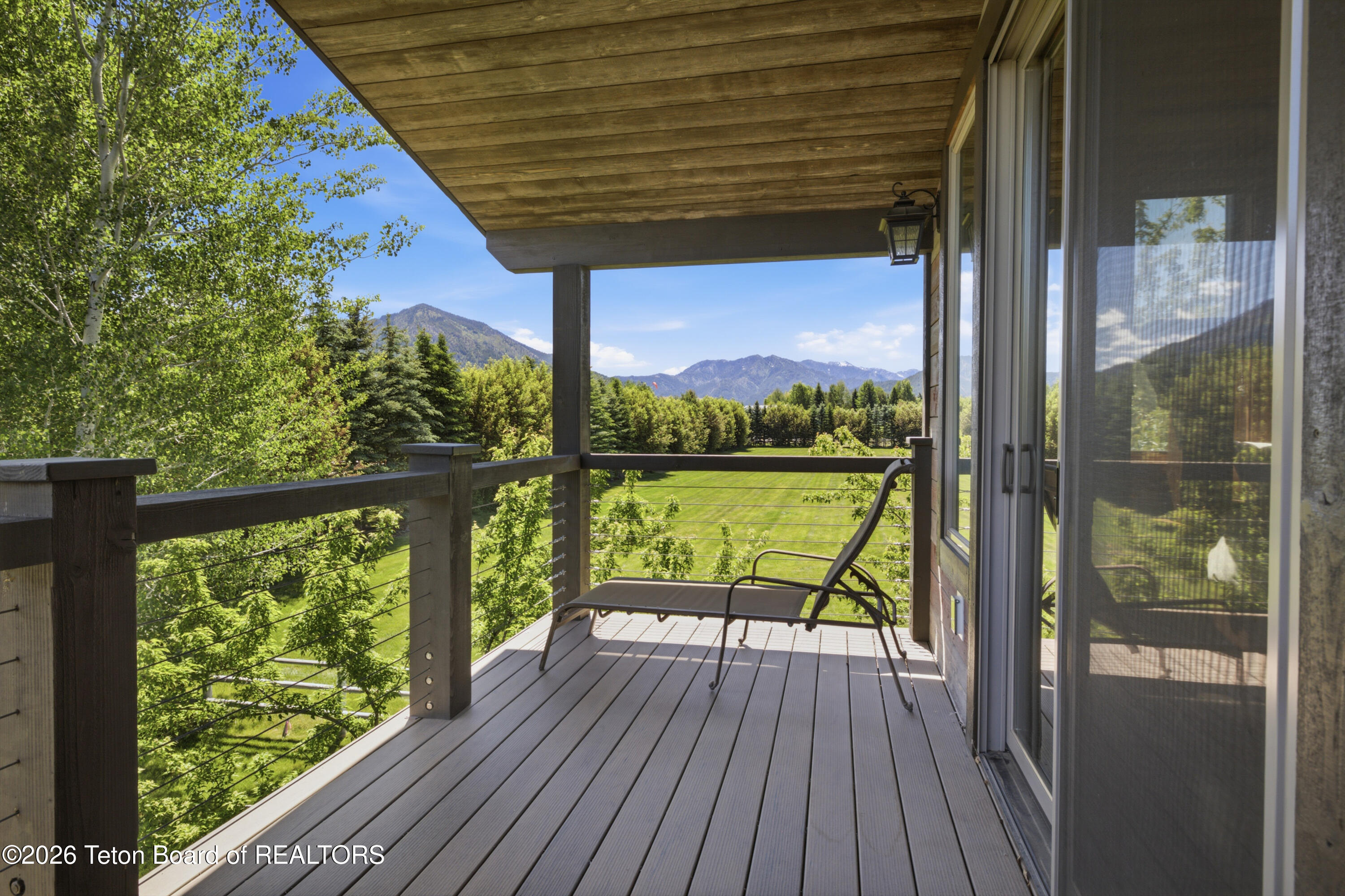 186 E RESERVE Drive