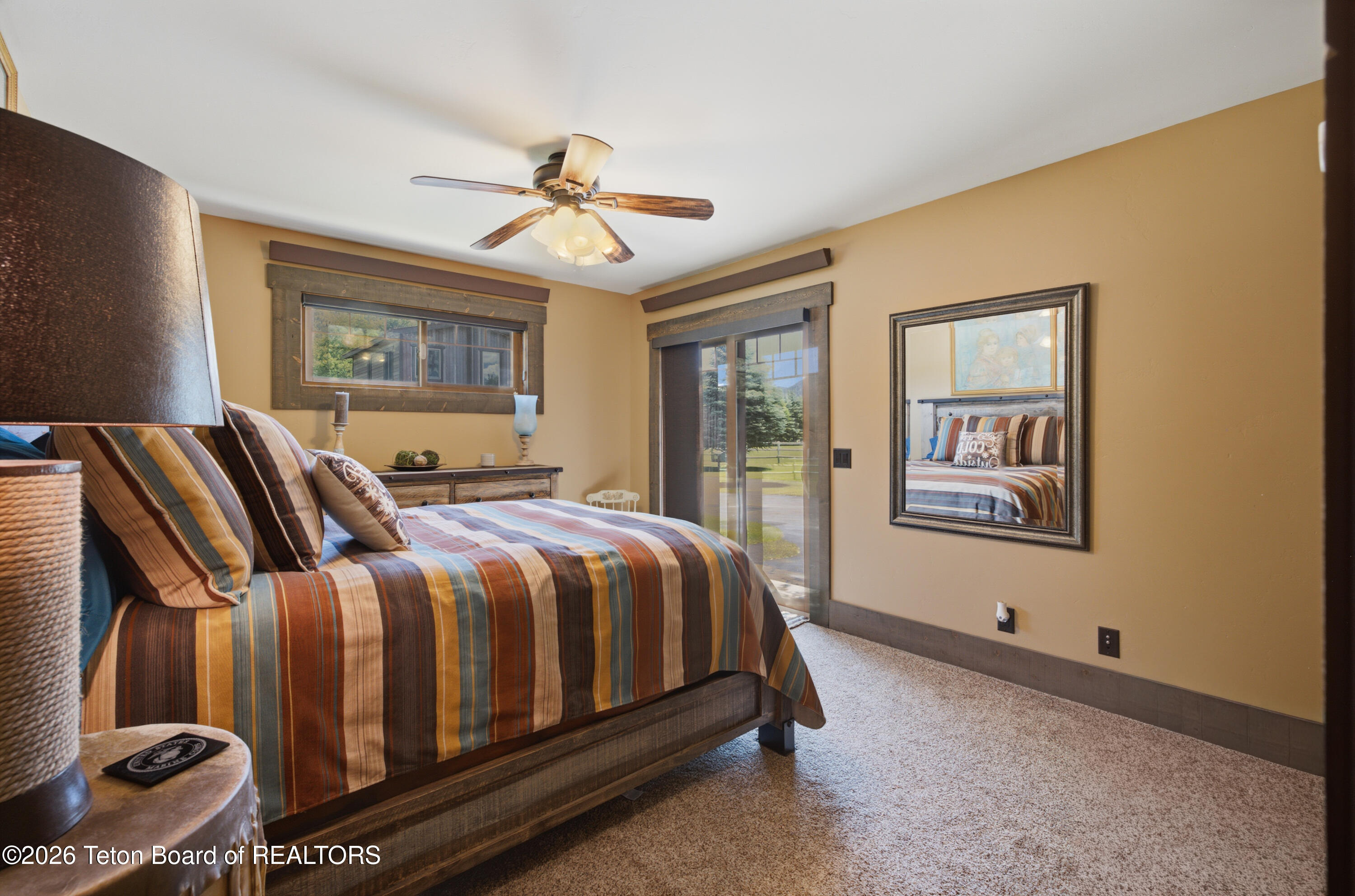 186 E RESERVE Drive
