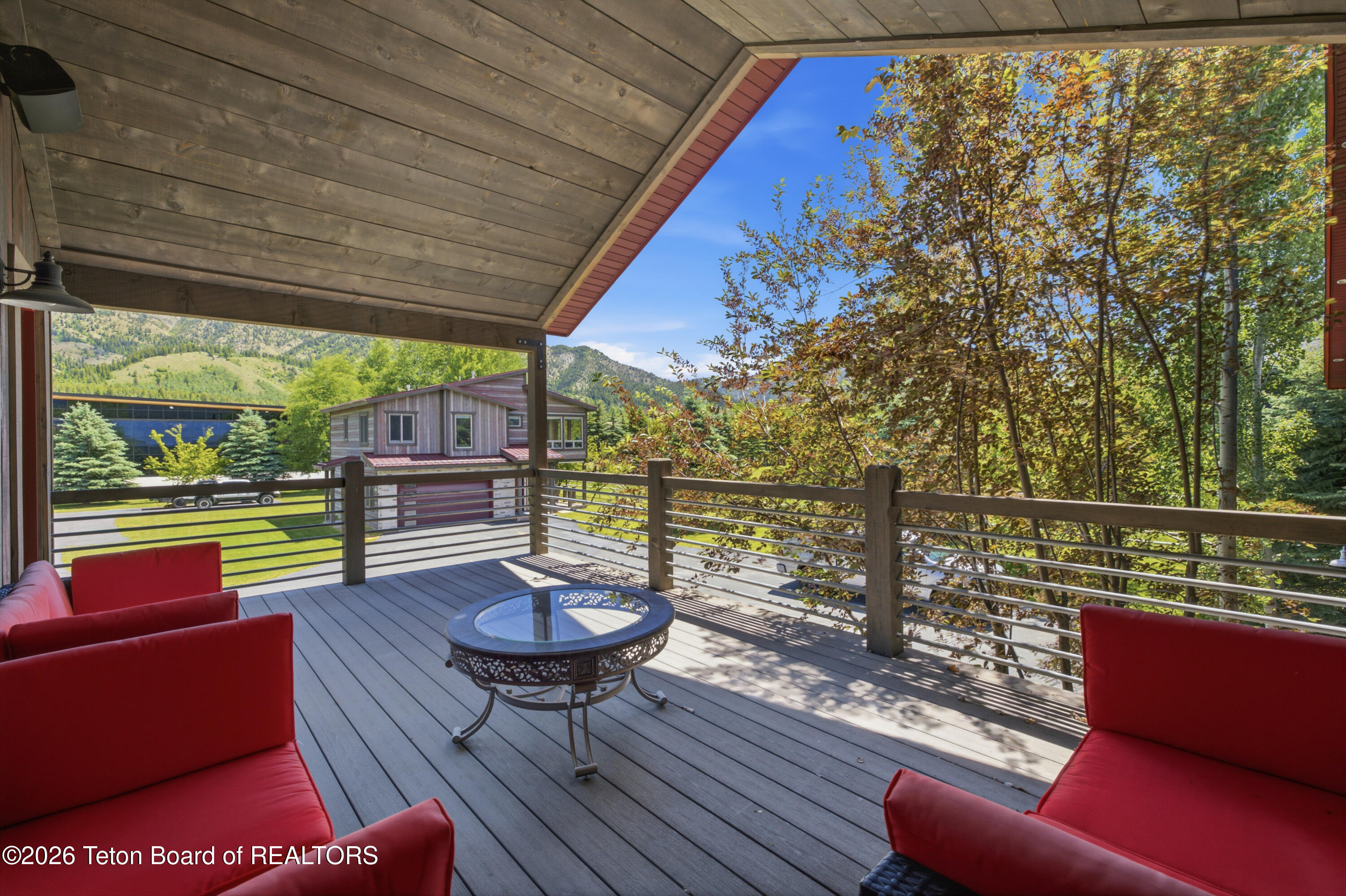186 E RESERVE Drive