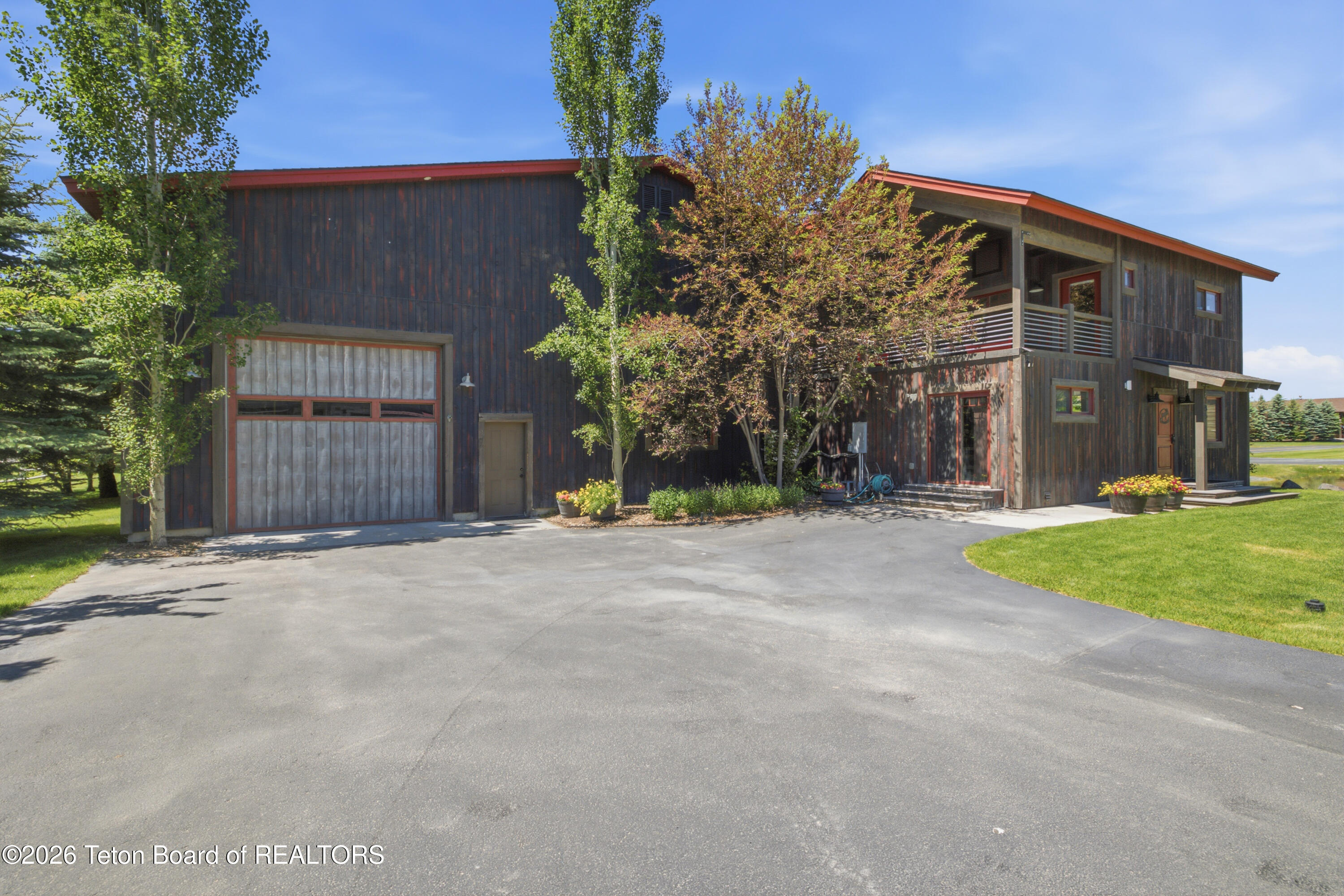 186 E RESERVE Drive