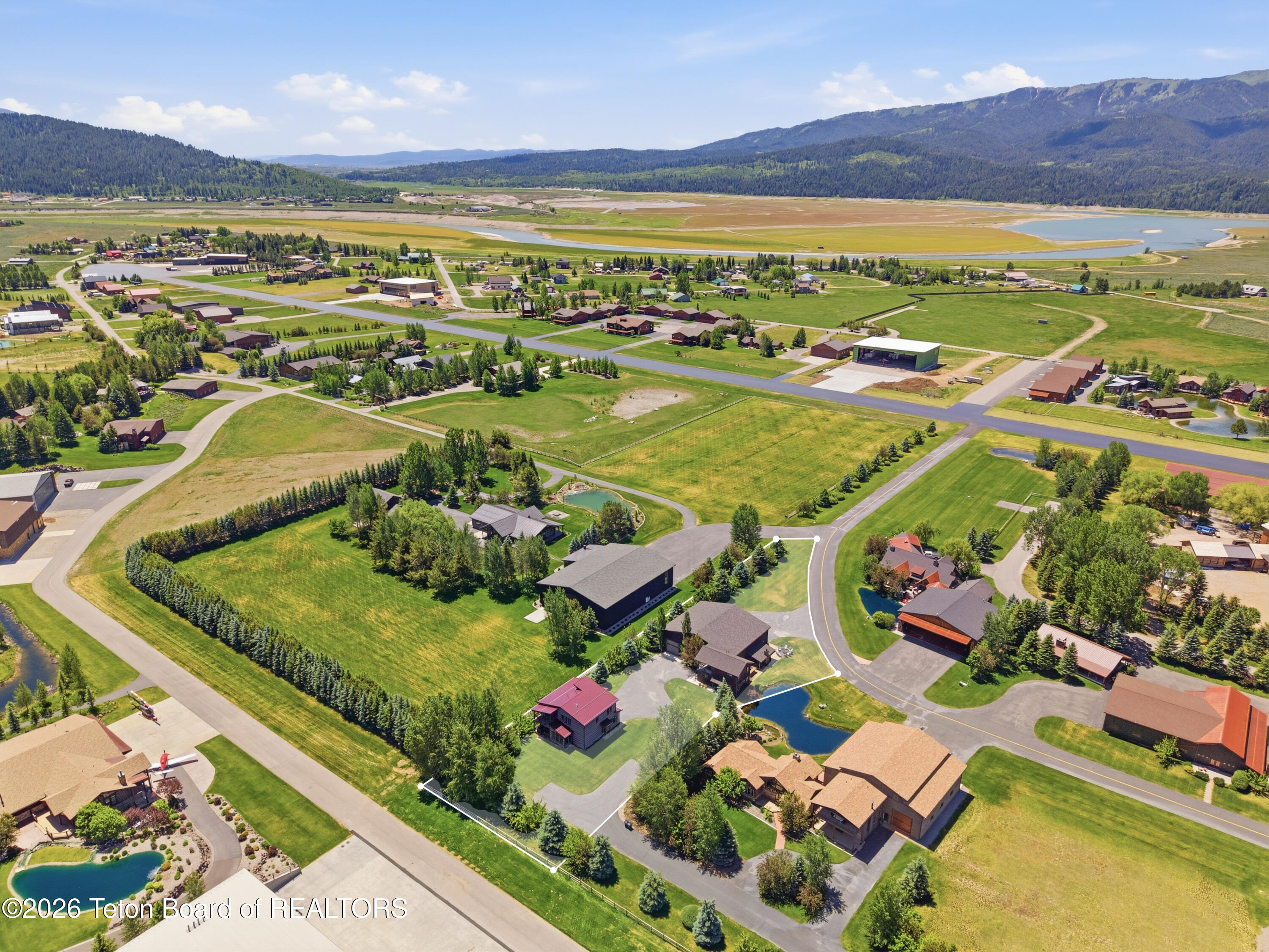 186 E RESERVE Drive