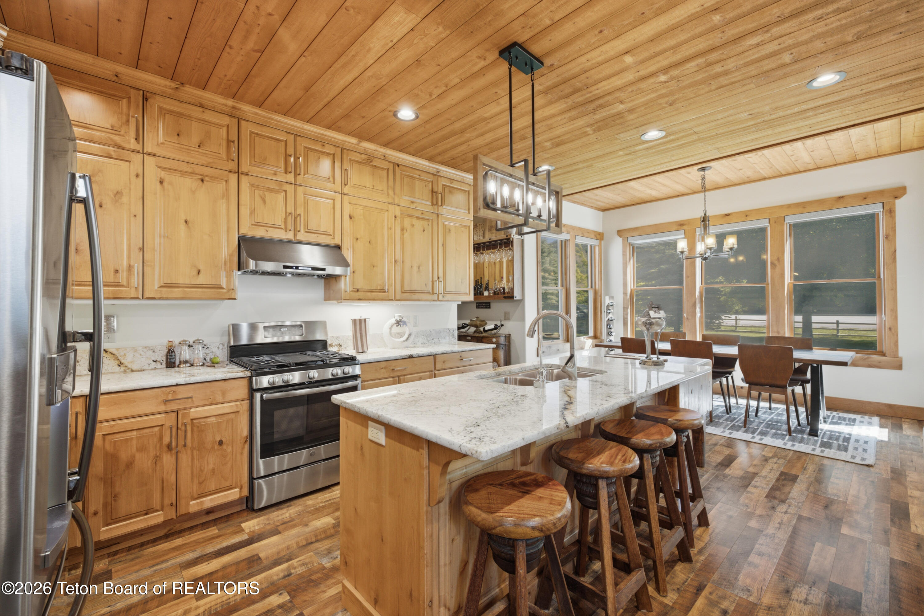 186 E RESERVE Drive